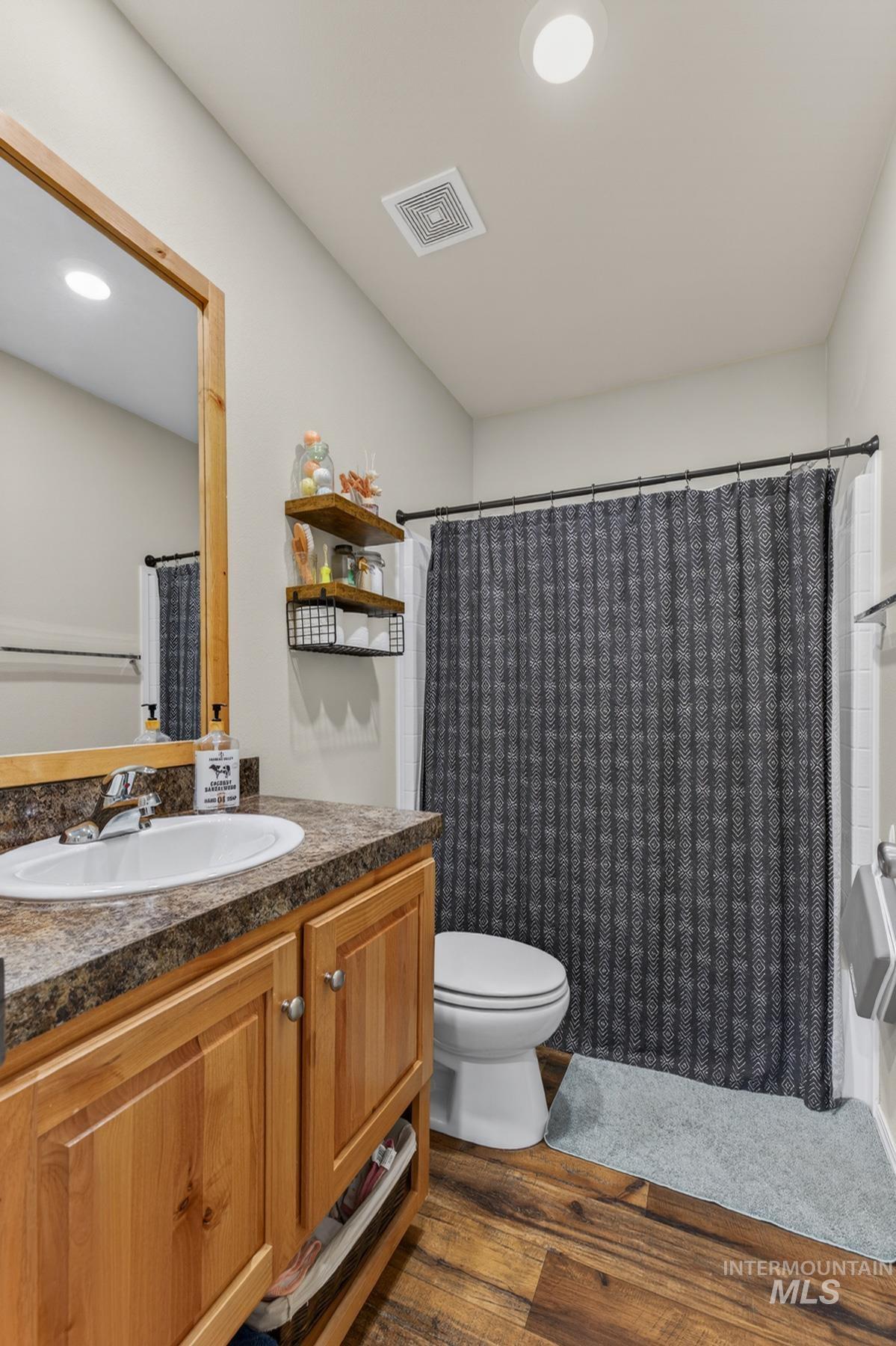 12832 Cascade Dr, Donnelly, Idaho 83615, 3 Bedrooms, 2 Bathrooms, Residential For Sale, Price $430,000,MLS 98983891