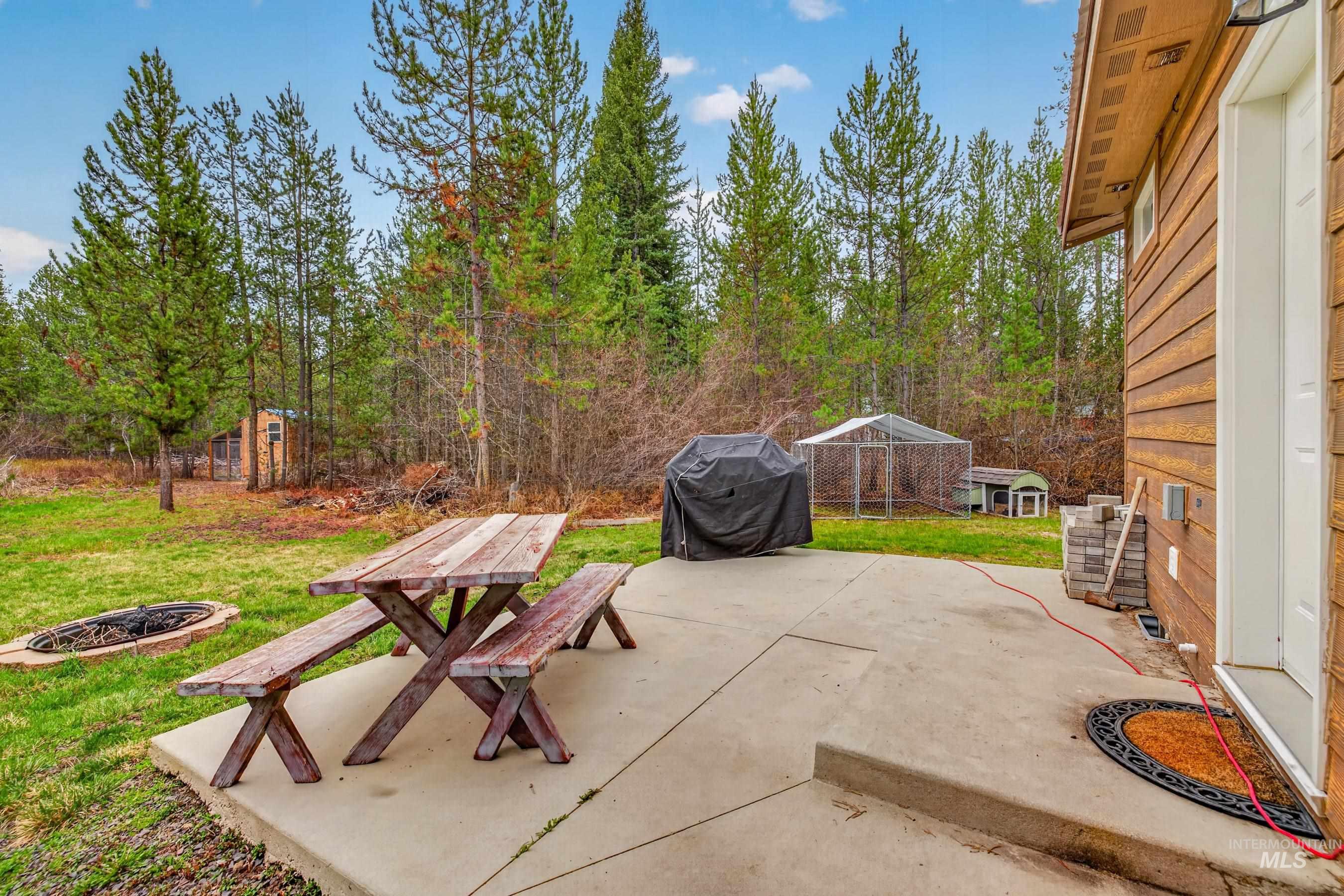 12832 Cascade Dr, Donnelly, Idaho 83615, 3 Bedrooms, 2 Bathrooms, Residential For Sale, Price $430,000,MLS 98983891