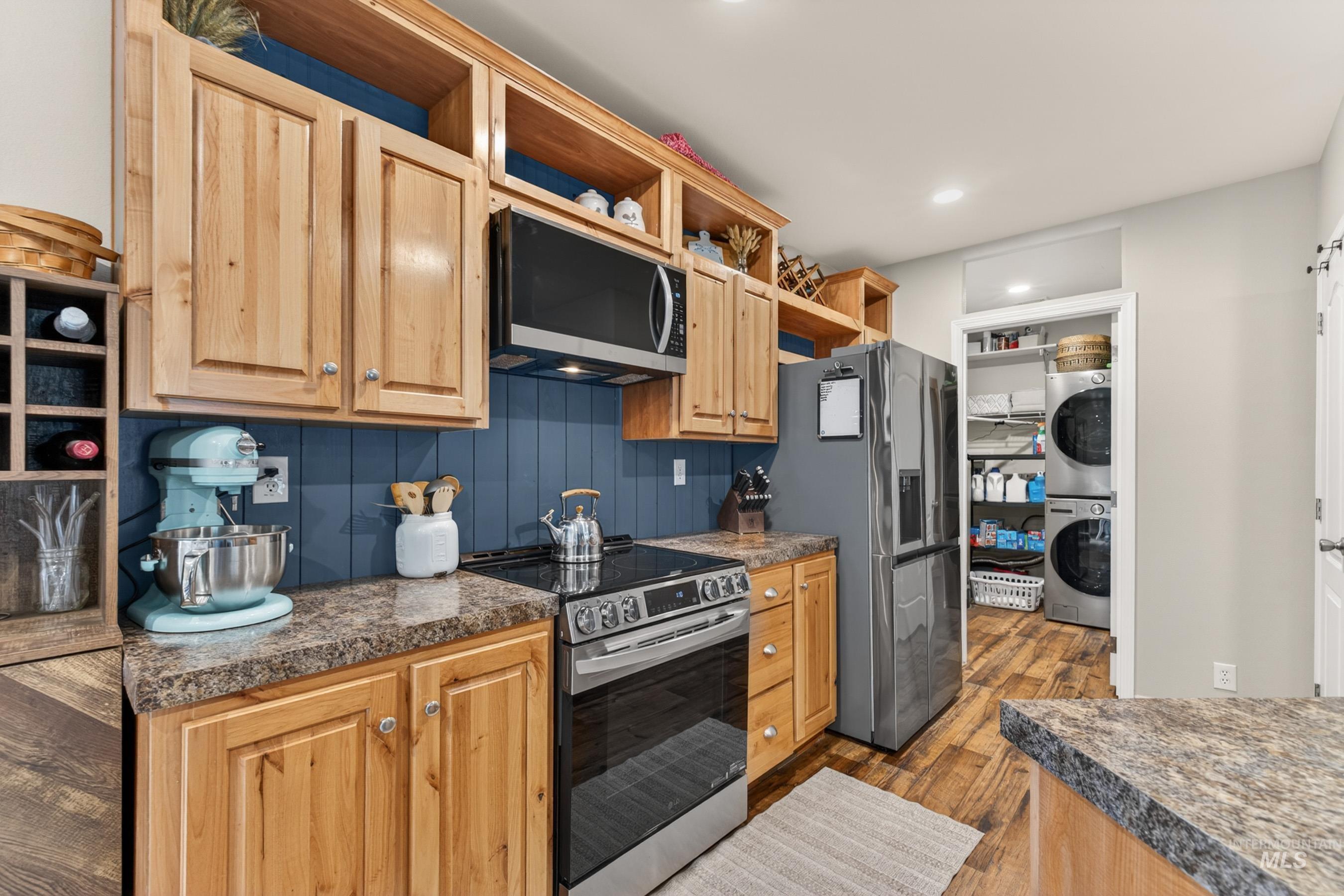 12832 Cascade Dr, Donnelly, Idaho 83615, 3 Bedrooms, 2 Bathrooms, Residential For Sale, Price $430,000,MLS 98983891