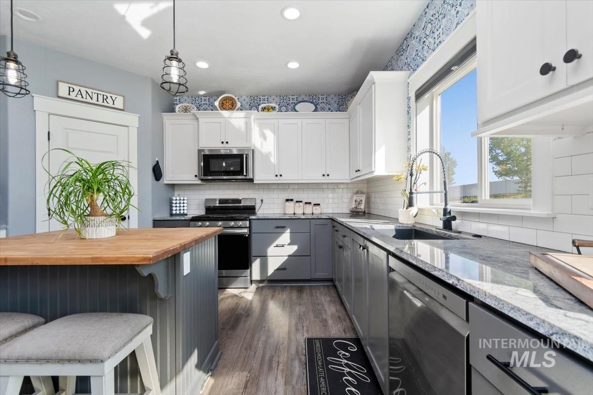 15015 Leon Lane, Caldwell, Idaho 83605, 4 Bedrooms, 2 Bathrooms, Residential For Sale, Price $839,900,MLS 98983892