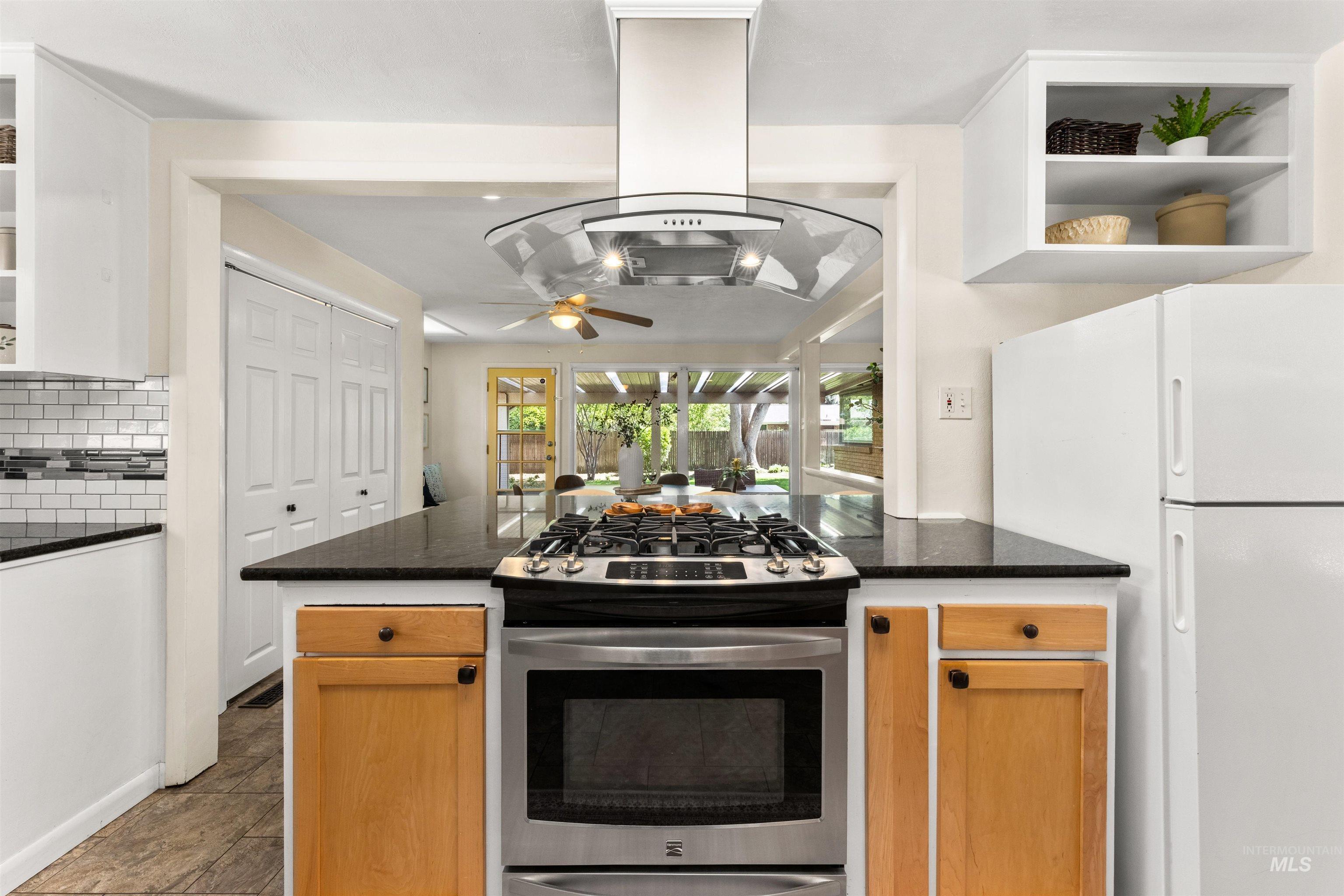 1916 N Larch St, Boise, Idaho 83706, 3 Bedrooms, 2 Bathrooms, Residential For Sale, Price $529,000,MLS 98983893