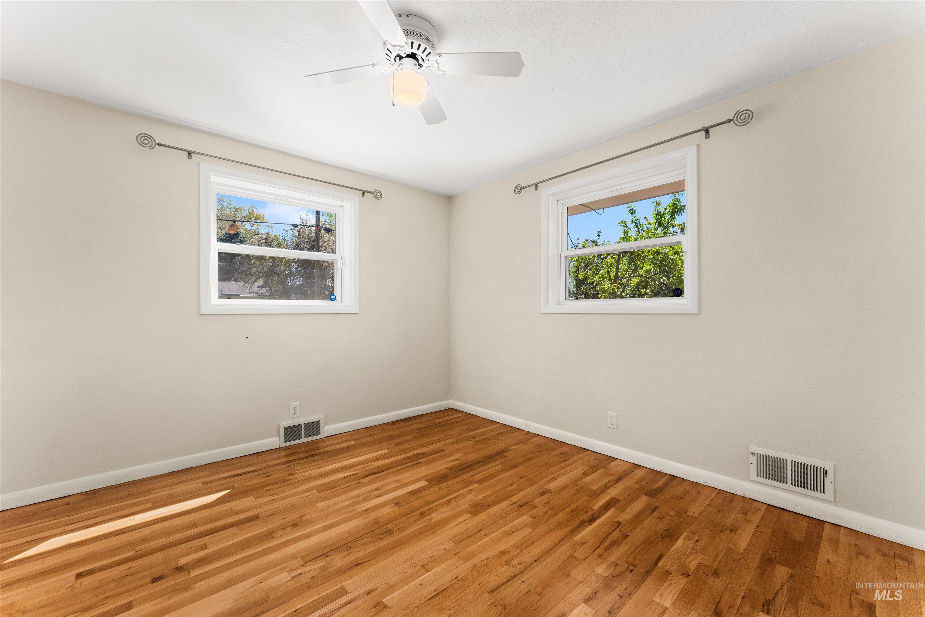 1916 N Larch St, Boise, Idaho 83706, 3 Bedrooms, 2 Bathrooms, Residential For Sale, Price $529,000,MLS 98983893