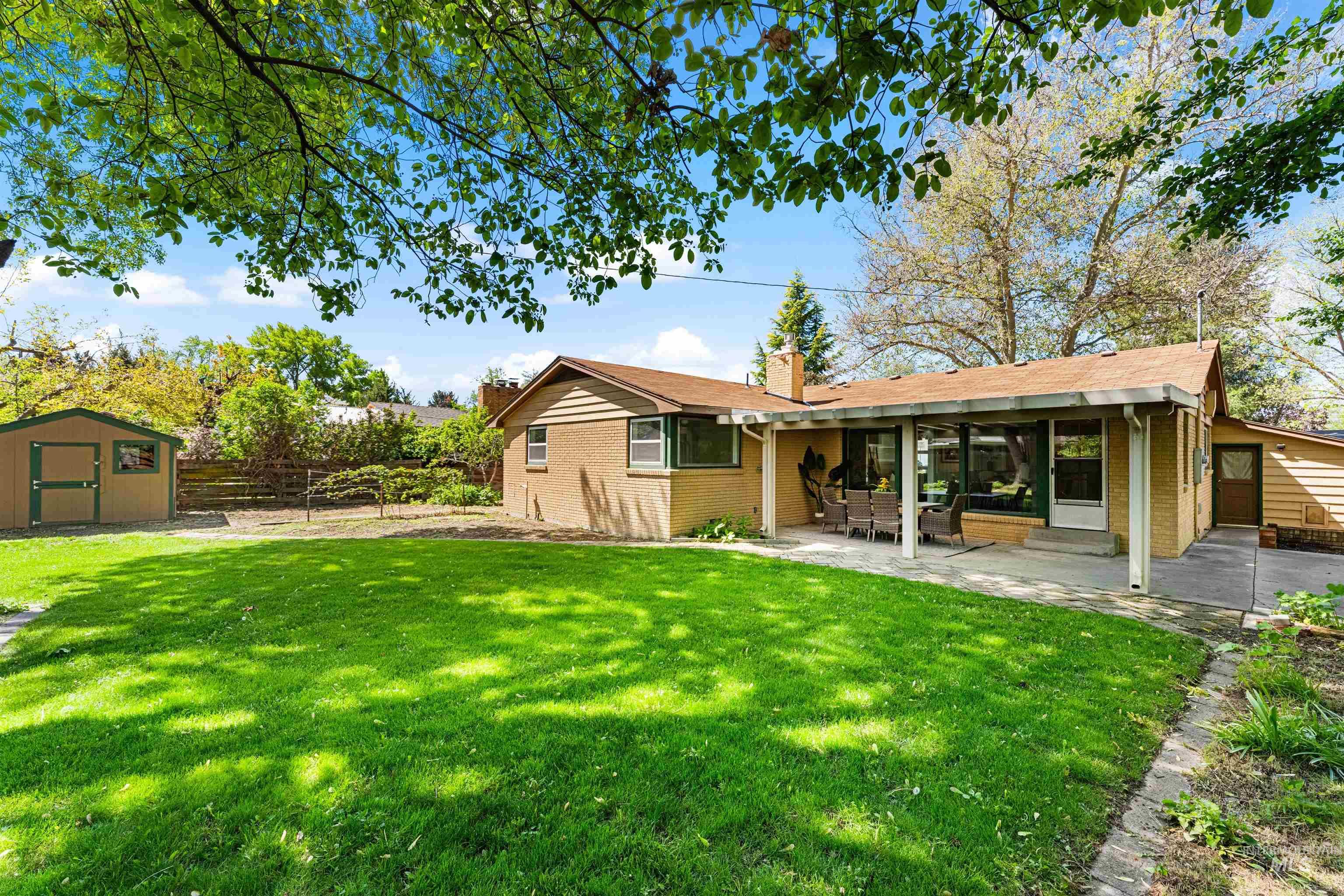 1916 N Larch St, Boise, Idaho 83706, 3 Bedrooms, 2 Bathrooms, Residential For Sale, Price $529,000,MLS 98983893