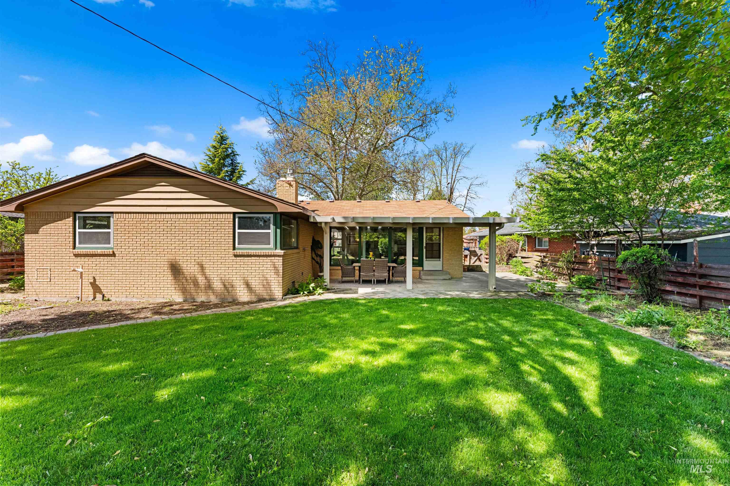 1916 N Larch St, Boise, Idaho 83706, 3 Bedrooms, 2 Bathrooms, Residential For Sale, Price $529,000,MLS 98983893