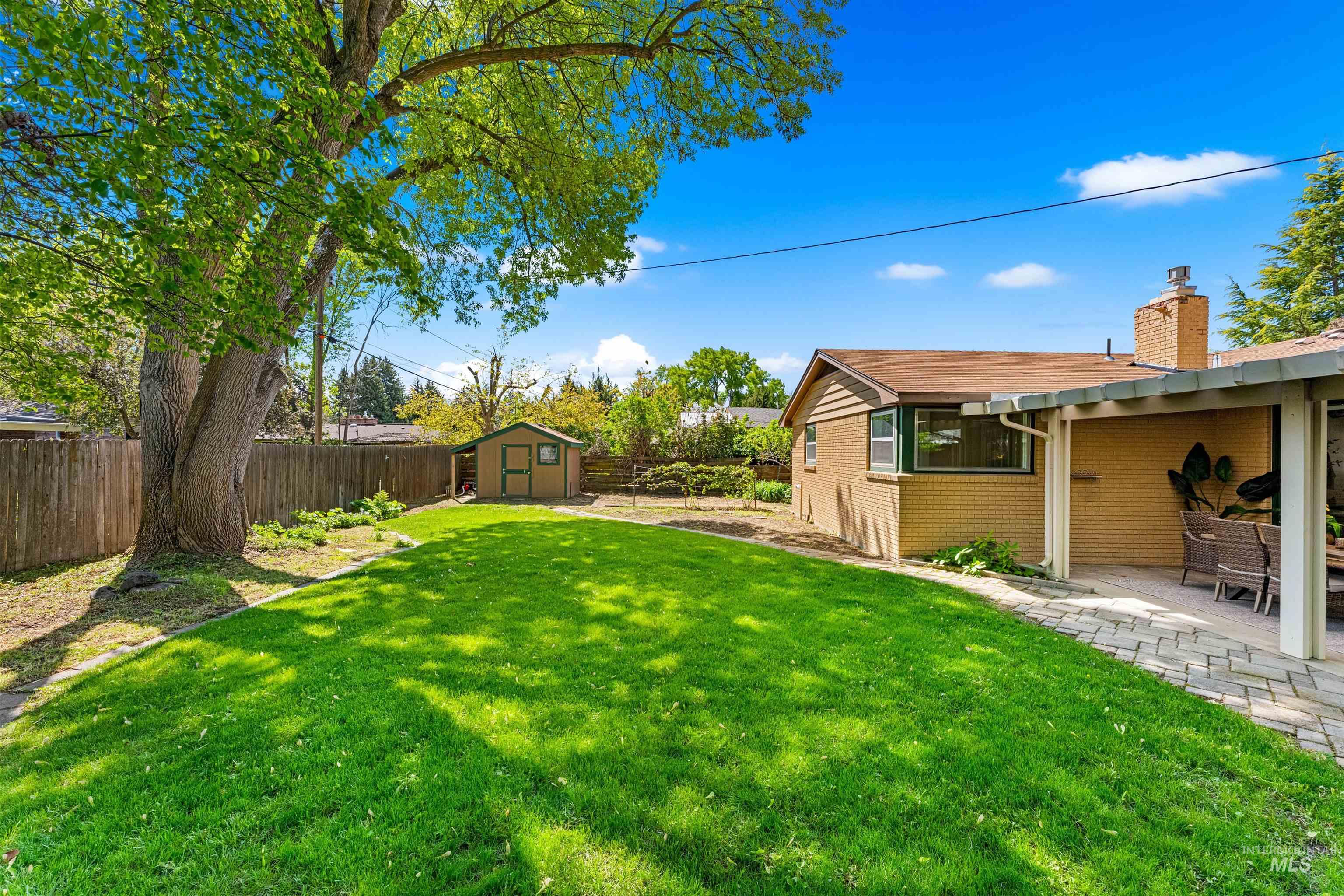 1916 N Larch St, Boise, Idaho 83706, 3 Bedrooms, 2 Bathrooms, Residential For Sale, Price $529,000,MLS 98983893
