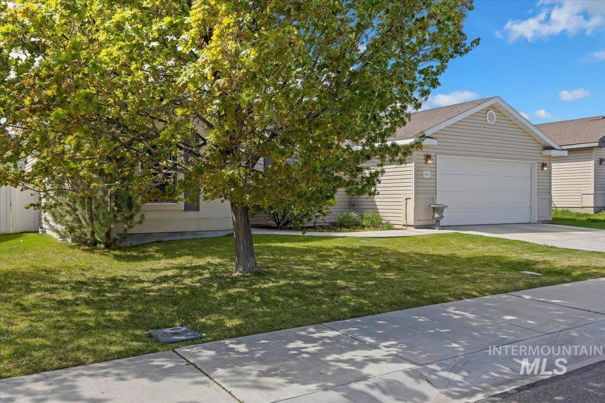 421 Silver Pheasant Ave., Twin Falls, Idaho 83301, 3 Bedrooms, 2 Bathrooms, Residential For Sale, Price $324,900,MLS 98983899