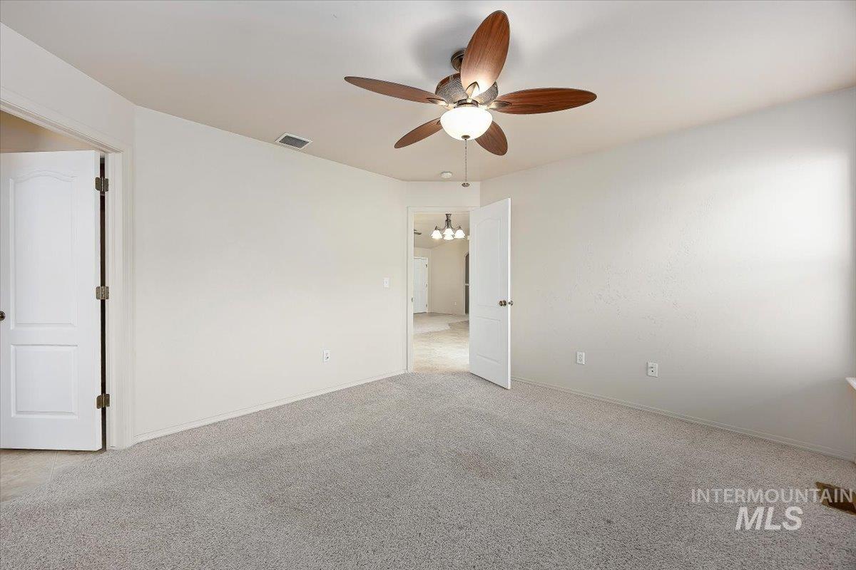 421 Silver Pheasant Ave., Twin Falls, Idaho 83301, 3 Bedrooms, 2 Bathrooms, Residential For Sale, Price $324,900,MLS 98983899