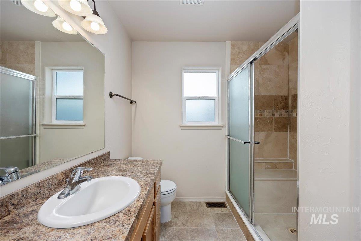 421 Silver Pheasant Ave., Twin Falls, Idaho 83301, 3 Bedrooms, 2 Bathrooms, Residential For Sale, Price $324,900,MLS 98983899