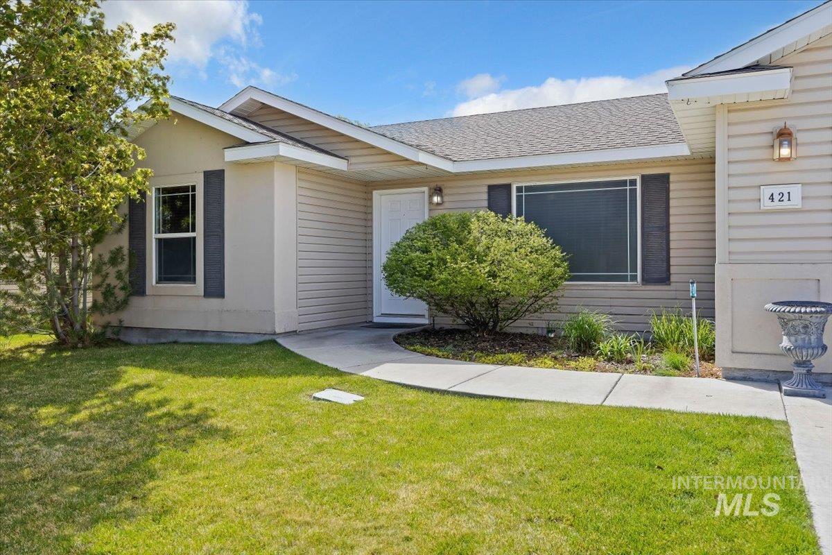 421 Silver Pheasant Ave., Twin Falls, Idaho 83301, 3 Bedrooms, 2 Bathrooms, Residential For Sale, Price $324,900,MLS 98983899