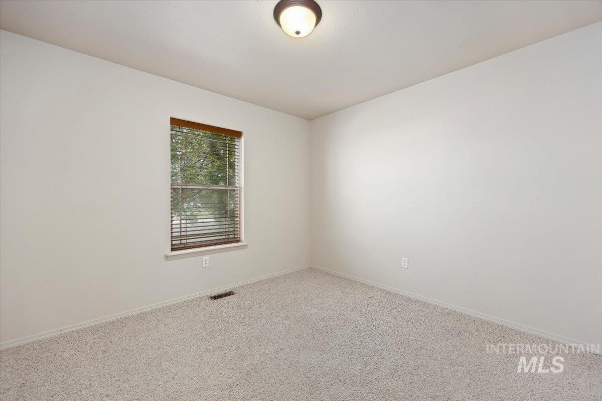 421 Silver Pheasant Ave., Twin Falls, Idaho 83301, 3 Bedrooms, 2 Bathrooms, Residential For Sale, Price $324,900,MLS 98983899