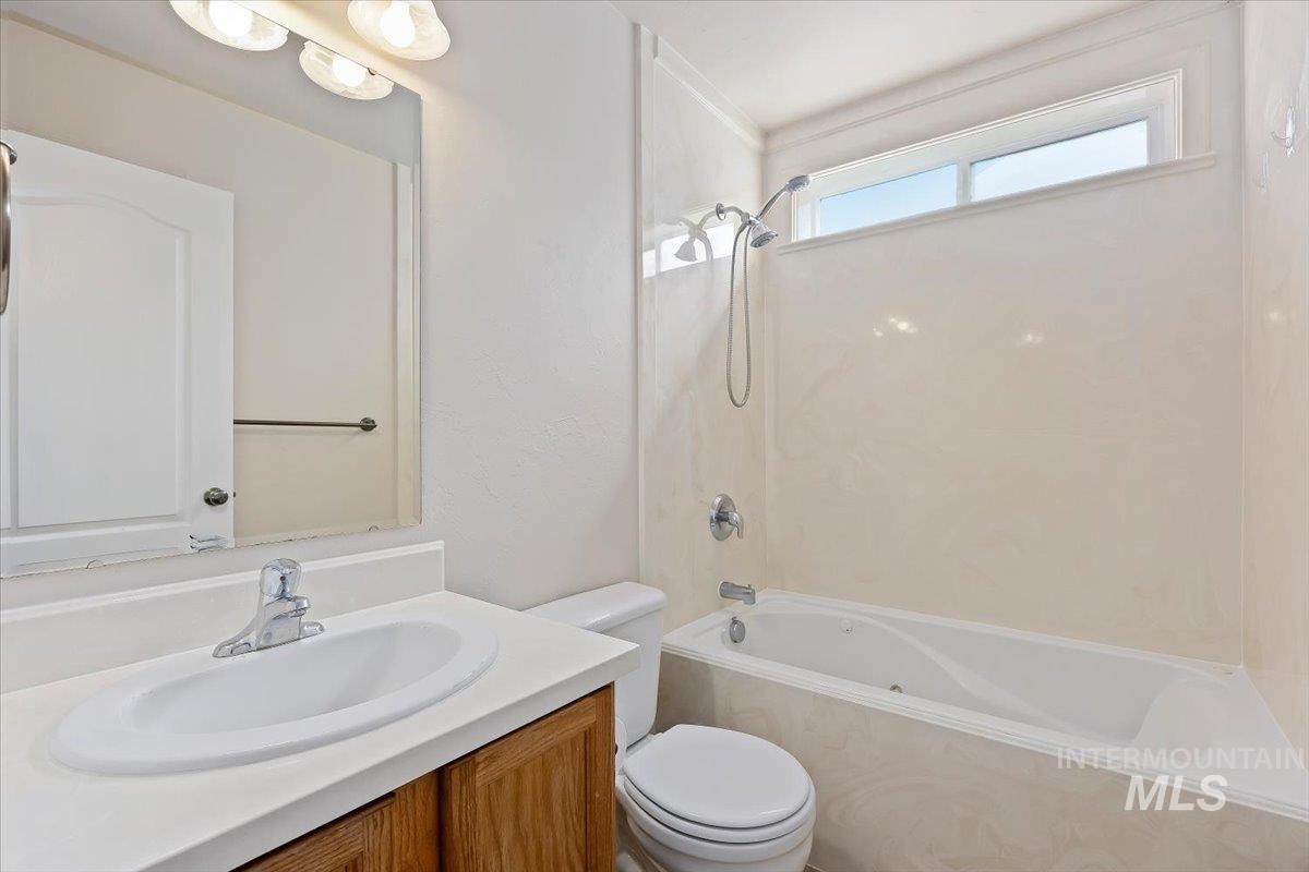 421 Silver Pheasant Ave., Twin Falls, Idaho 83301, 3 Bedrooms, 2 Bathrooms, Residential For Sale, Price $324,900,MLS 98983899