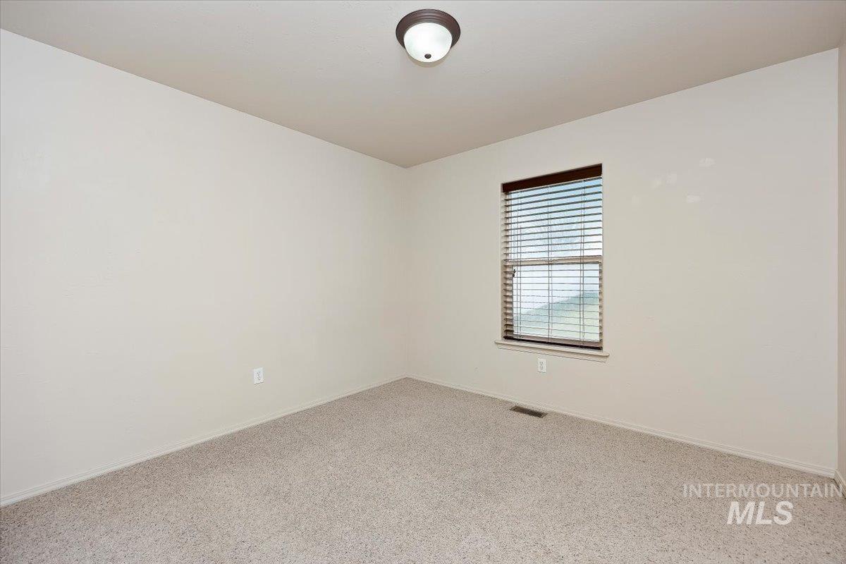 421 Silver Pheasant Ave., Twin Falls, Idaho 83301, 3 Bedrooms, 2 Bathrooms, Residential For Sale, Price $324,900,MLS 98983899