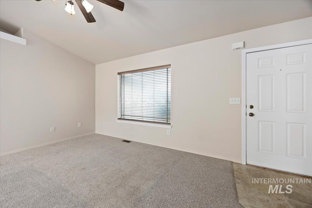 421 Silver Pheasant Ave., Twin Falls, Idaho 83301, 3 Bedrooms, 2 Bathrooms, Residential For Sale, Price $324,900,MLS 98983899