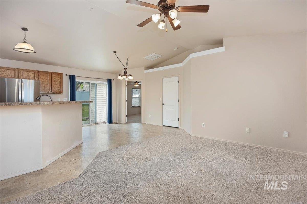 421 Silver Pheasant Ave., Twin Falls, Idaho 83301, 3 Bedrooms, 2 Bathrooms, Residential For Sale, Price $324,900,MLS 98983899