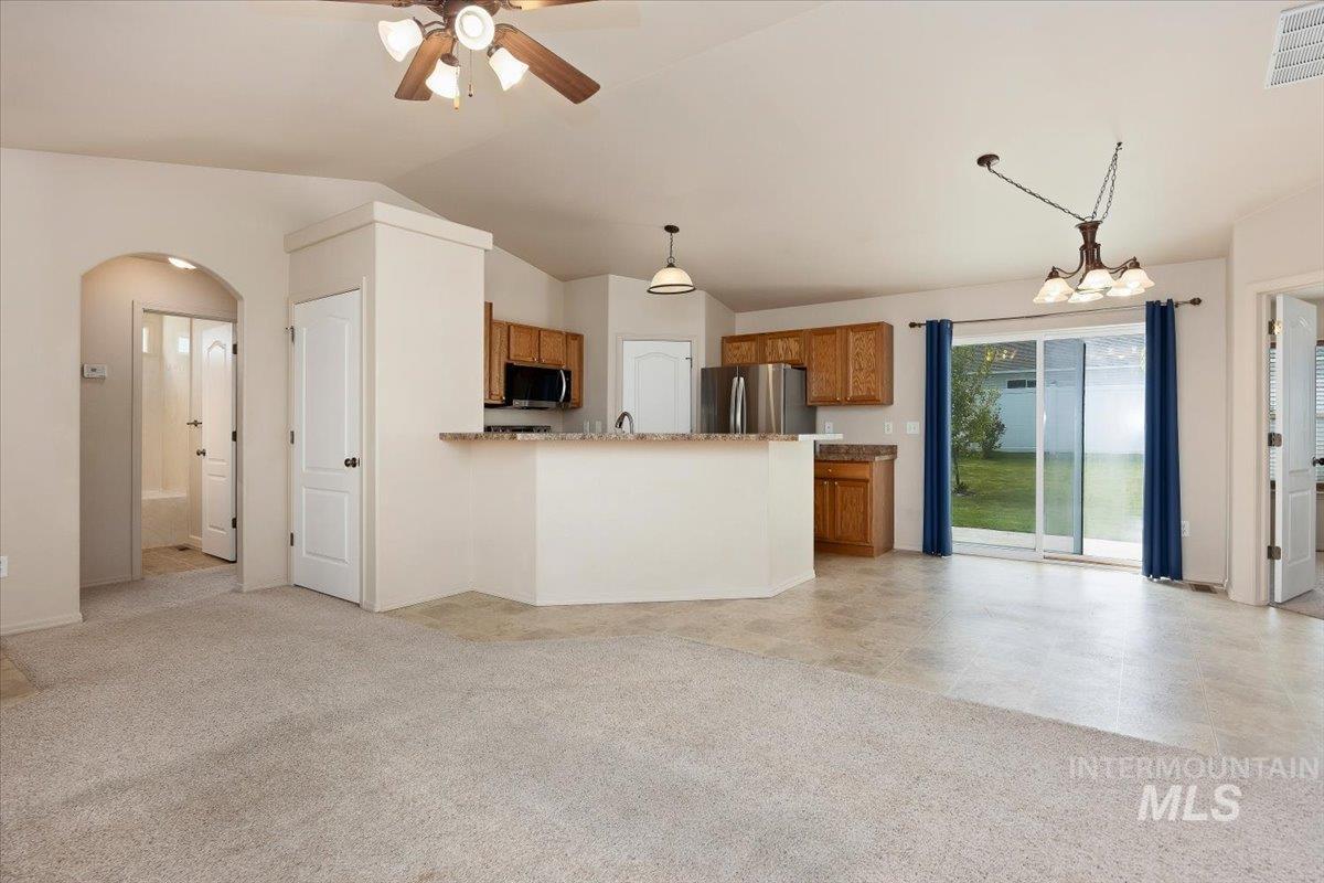 421 Silver Pheasant Ave., Twin Falls, Idaho 83301, 3 Bedrooms, 2 Bathrooms, Residential For Sale, Price $324,900,MLS 98983899