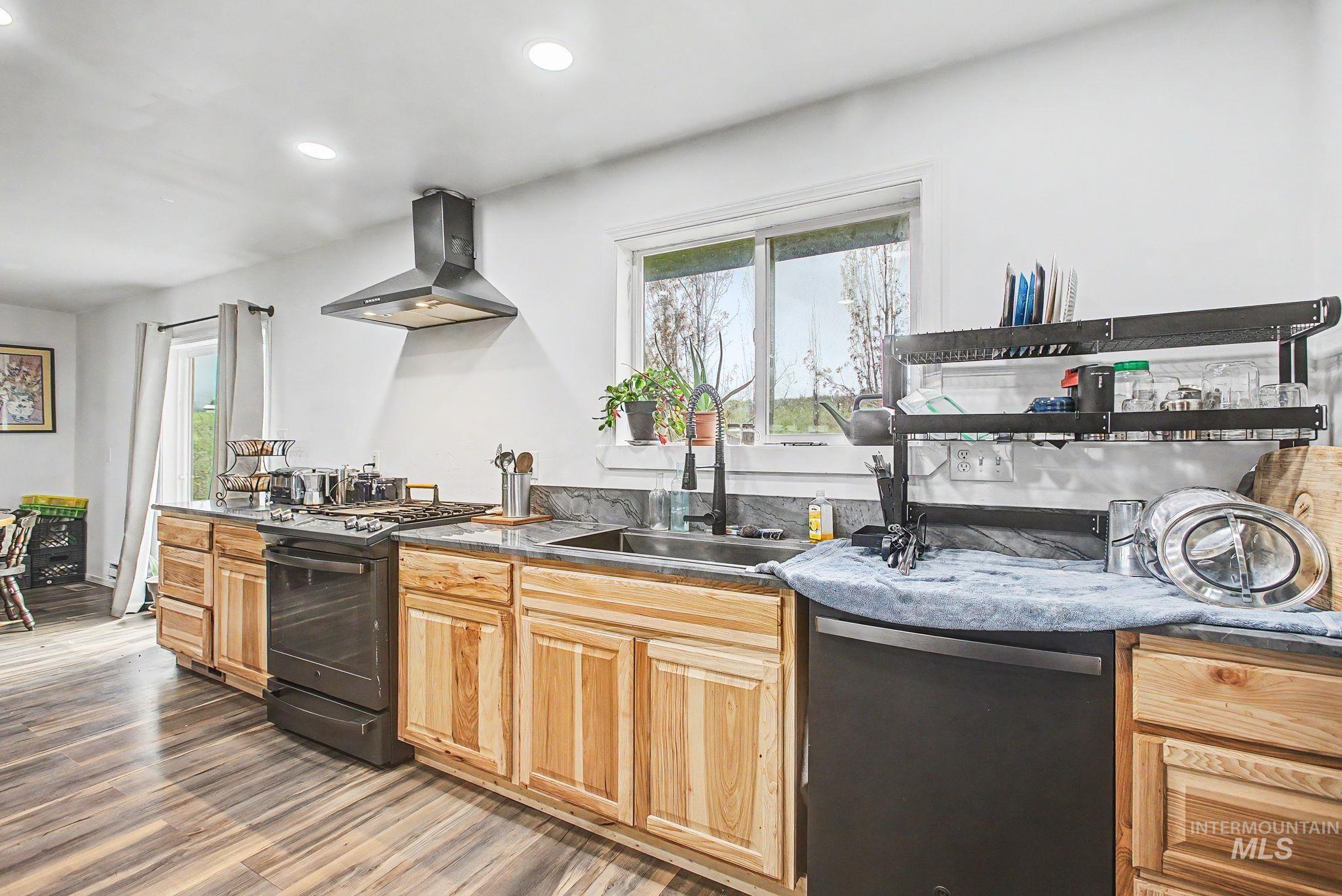 76 Longhaul Rd, Grangeville, Idaho 83530, 6 Bedrooms, 3 Bathrooms, Residential For Sale, Price $499,000, 98983902