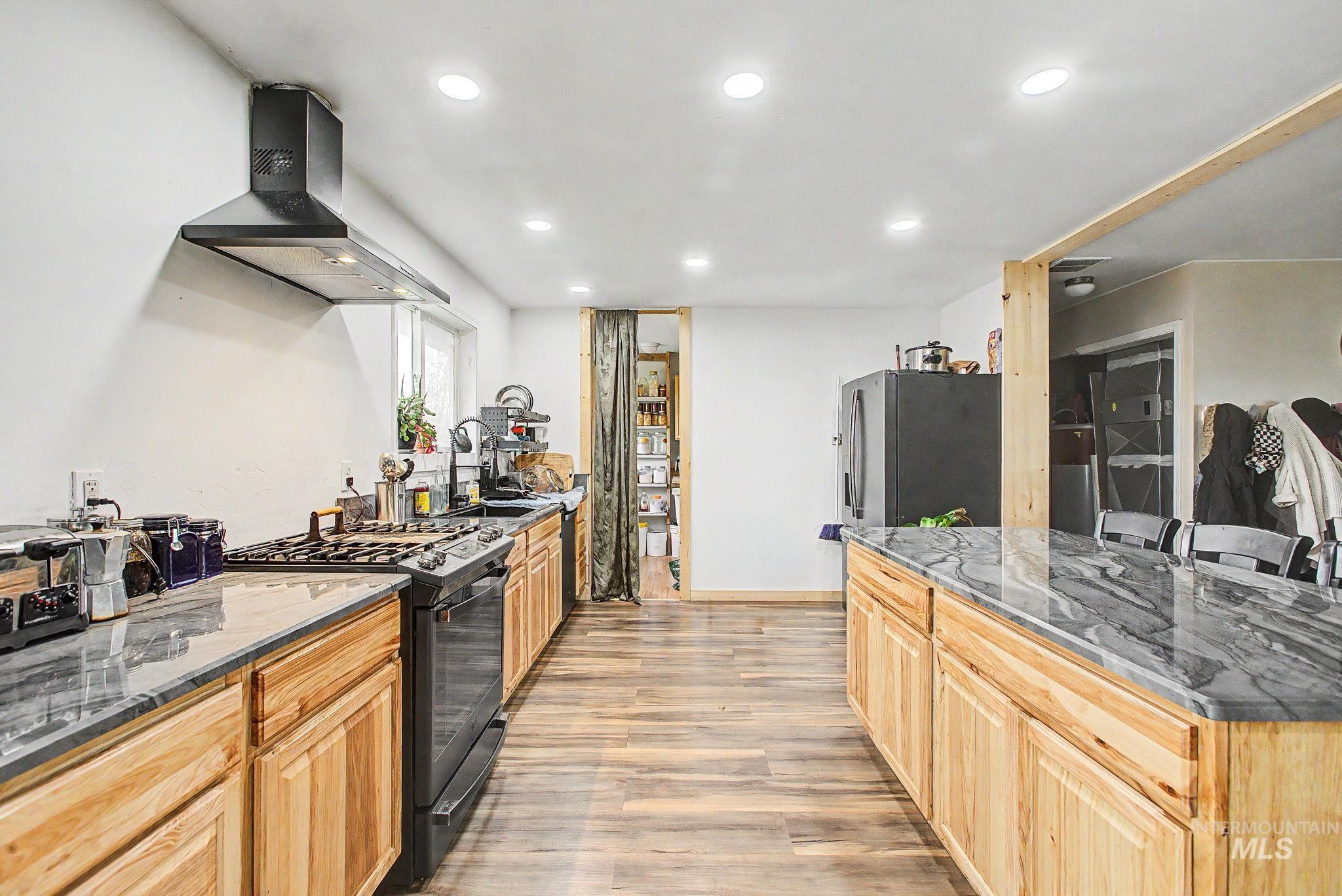 76 Longhaul Rd, Grangeville, Idaho 83530, 6 Bedrooms, 3 Bathrooms, Residential For Sale, Price $499,000, 98983902