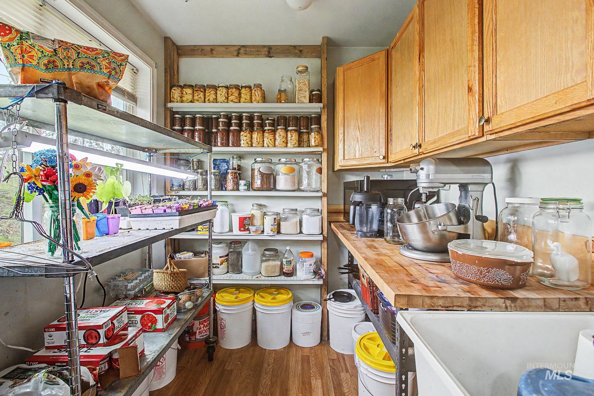 76 Longhaul Rd, Grangeville, Idaho 83530, 6 Bedrooms, 3 Bathrooms, Residential For Sale, Price $499,000, 98983902