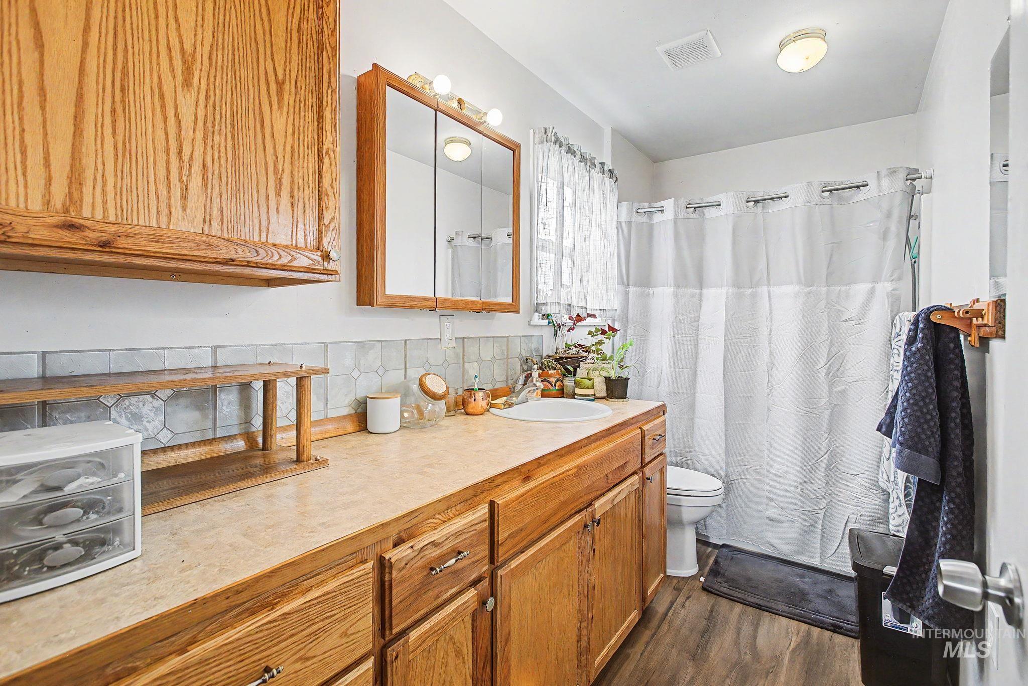 76 Longhaul Rd, Grangeville, Idaho 83530, 6 Bedrooms, 3 Bathrooms, Residential For Sale, Price $499,000, 98983902