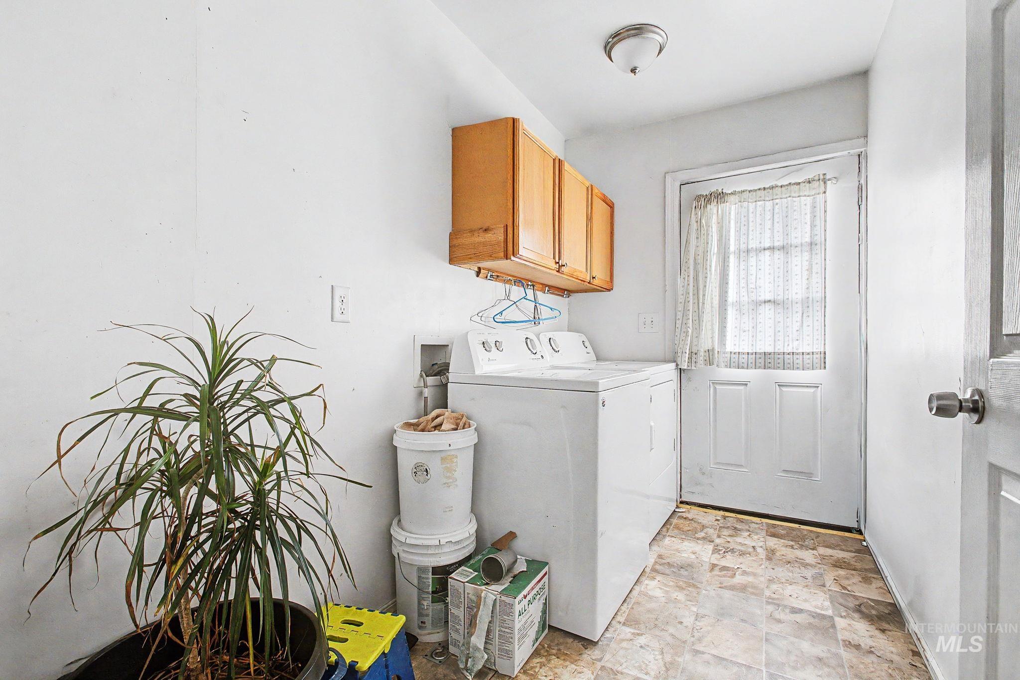 76 Longhaul Rd, Grangeville, Idaho 83530, 6 Bedrooms, 3 Bathrooms, Residential For Sale, Price $499,000, 98983902