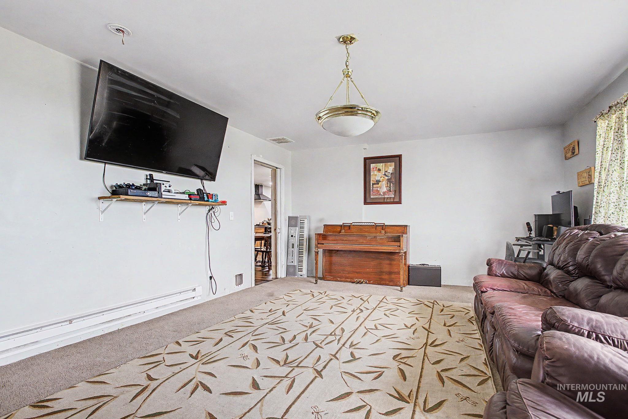 76 Longhaul Rd, Grangeville, Idaho 83530, 6 Bedrooms, 3 Bathrooms, Residential For Sale, Price $499,000, 98983902