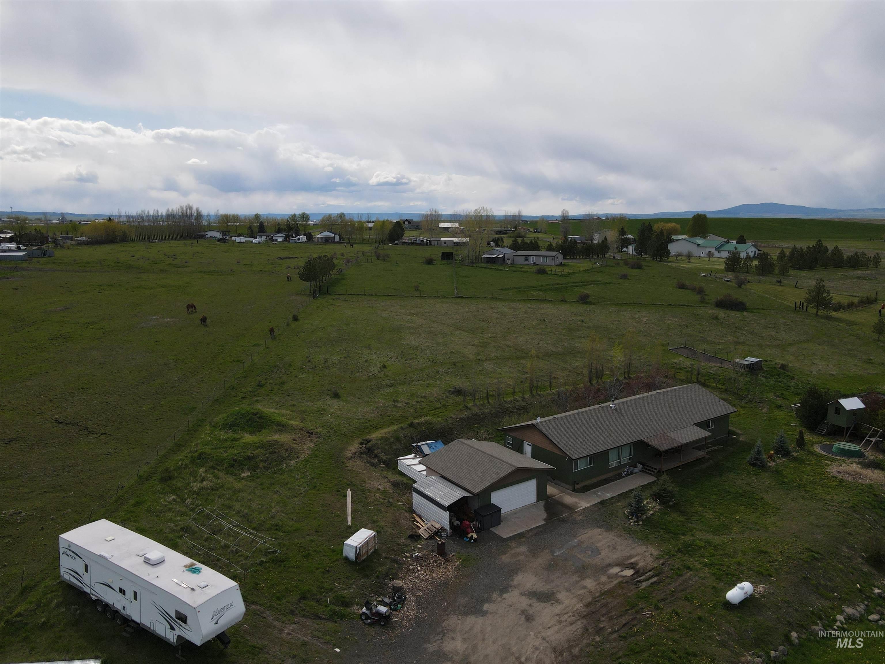 76 Longhaul Rd, Grangeville, Idaho 83530, 6 Bedrooms, 3 Bathrooms, Residential For Sale, Price $499,000, 98983902