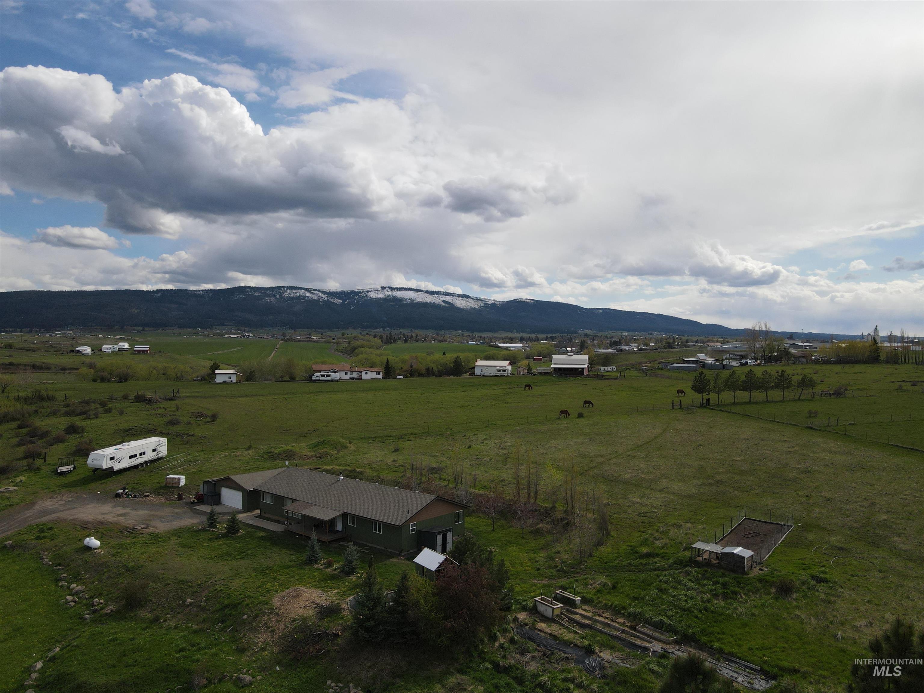 76 Longhaul Rd, Grangeville, Idaho 83530, 6 Bedrooms, 3 Bathrooms, Residential For Sale, Price $499,000, 98983902