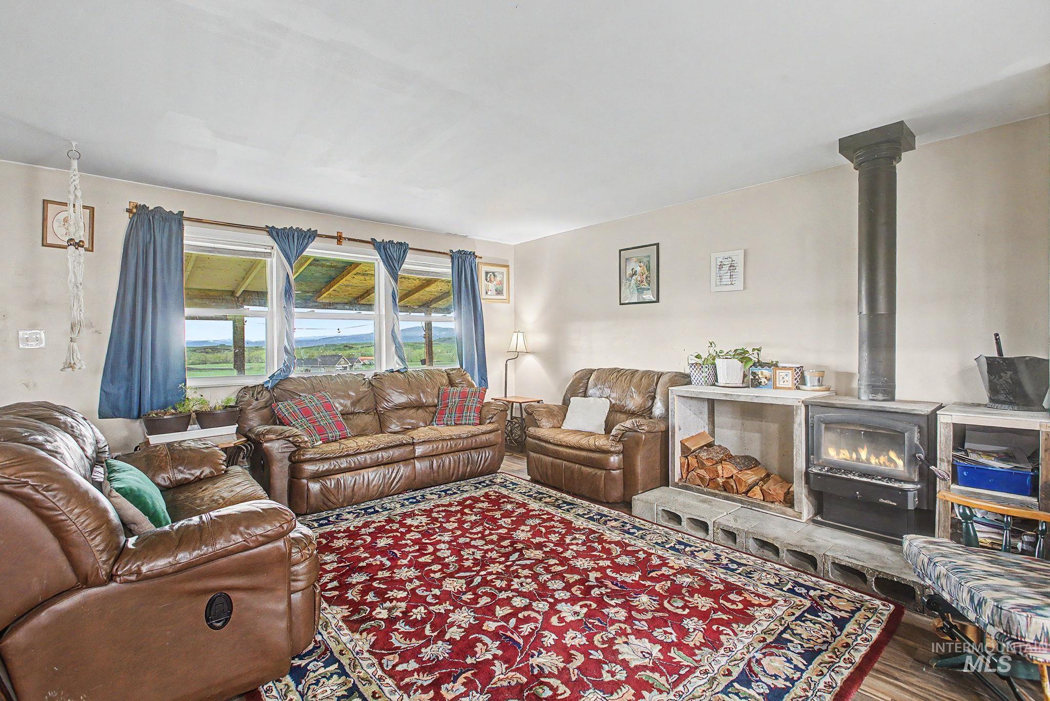 76 Longhaul Rd, Grangeville, Idaho 83530, 6 Bedrooms, 3 Bathrooms, Residential For Sale, Price $499,000, 98983902