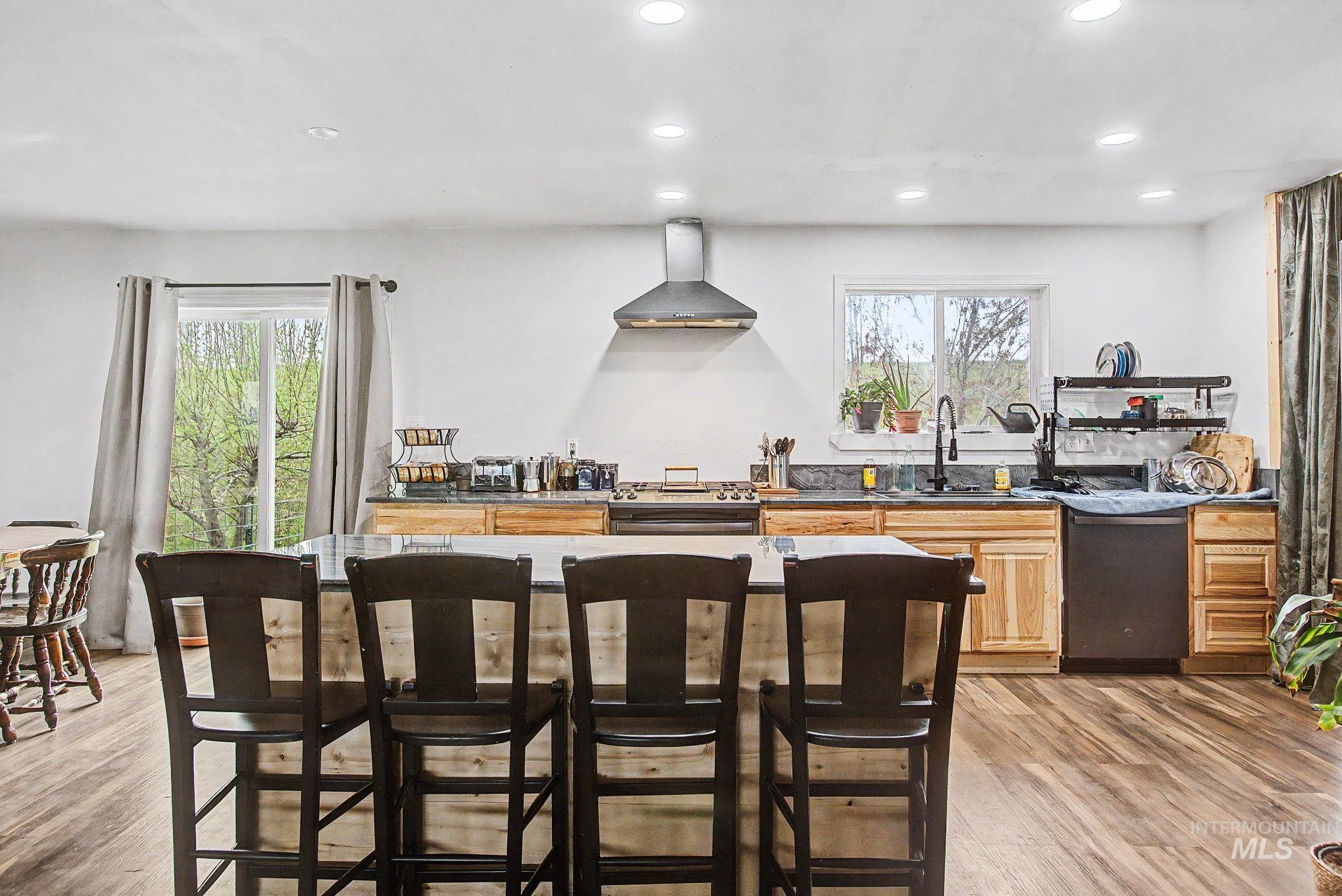 76 Longhaul Rd, Grangeville, Idaho 83530, 6 Bedrooms, 3 Bathrooms, Residential For Sale, Price $499,000, 98983902