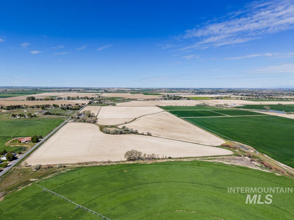 3046 E 3500 N, Twin Falls, Idaho 83301, 5 Bedrooms, 2 Bathrooms, Farm & Ranch For Sale, Price $2,350,000,MLS 98983904