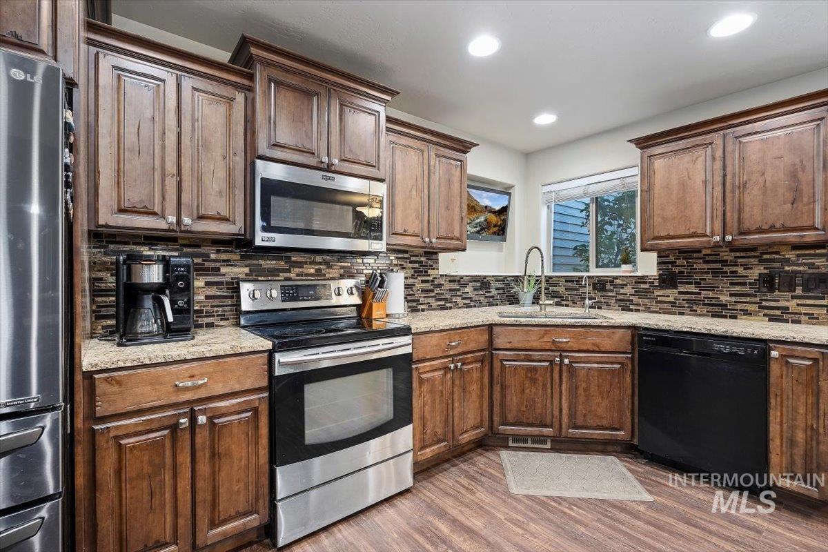 595 I B Perrine Rd, Twin Falls, Idaho 83301-3038, 6 Bedrooms, 4 Bathrooms, Residential For Sale, Price $699,999, 98983908