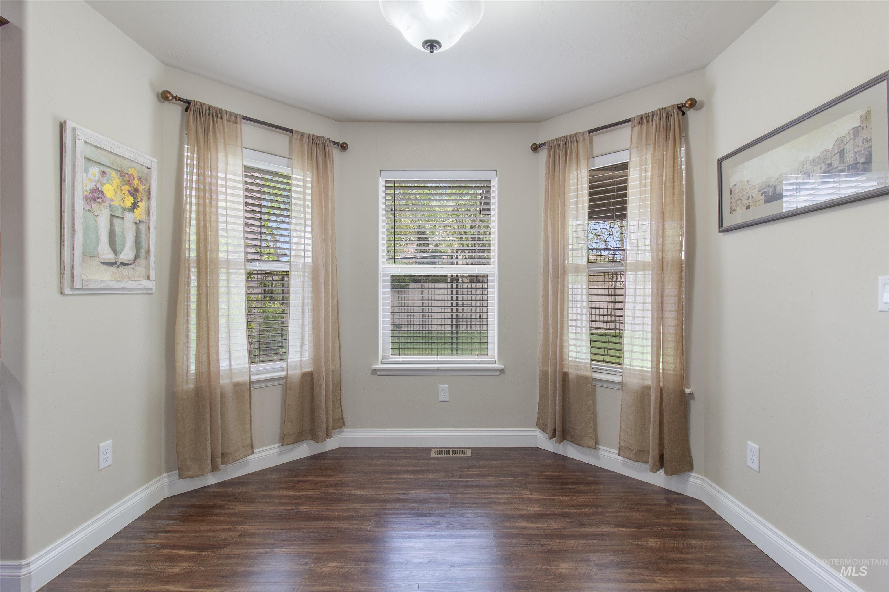 595 I B Perrine Rd, Twin Falls, Idaho 83301-3038, 6 Bedrooms, 4 Bathrooms, Residential For Sale, Price $699,999, 98983908