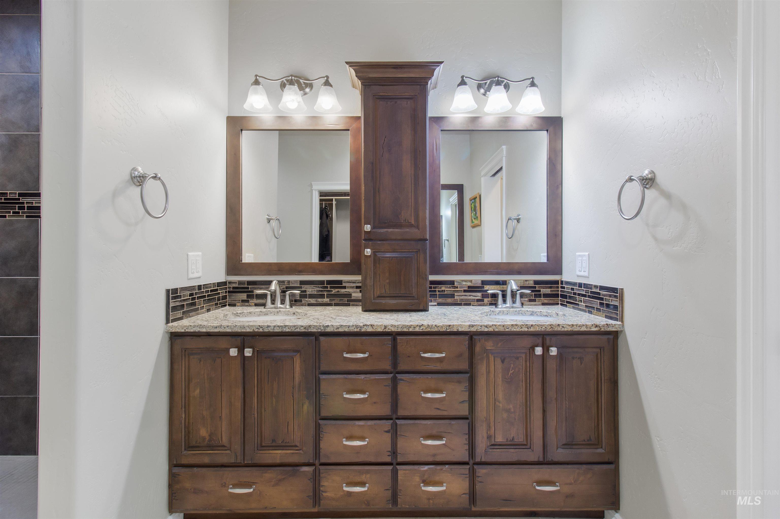 595 I B Perrine Rd, Twin Falls, Idaho 83301-3038, 6 Bedrooms, 4 Bathrooms, Residential For Sale, Price $699,999, 98983908