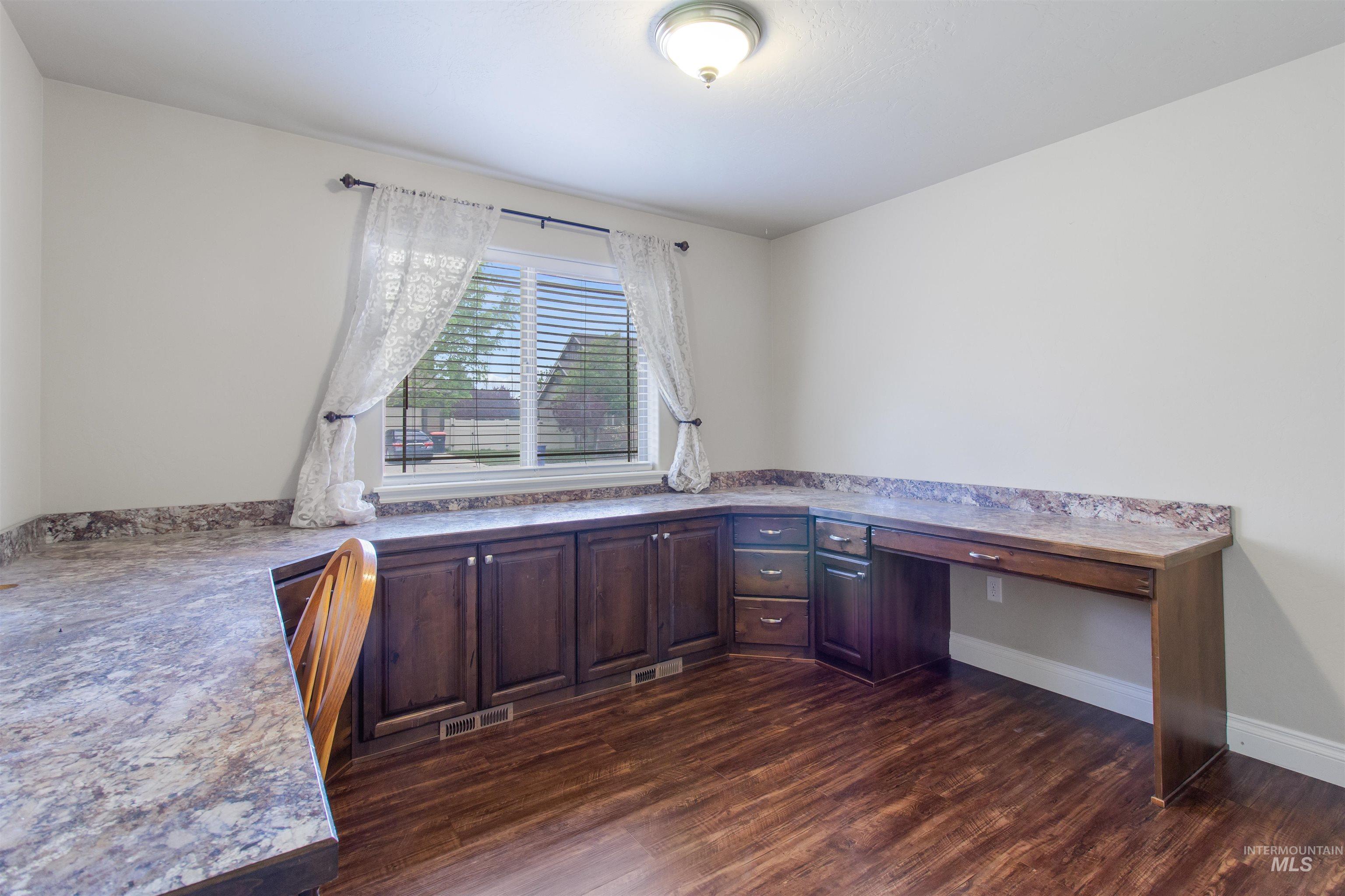 595 I B Perrine Rd, Twin Falls, Idaho 83301-3038, 6 Bedrooms, 4 Bathrooms, Residential For Sale, Price $699,999, 98983908