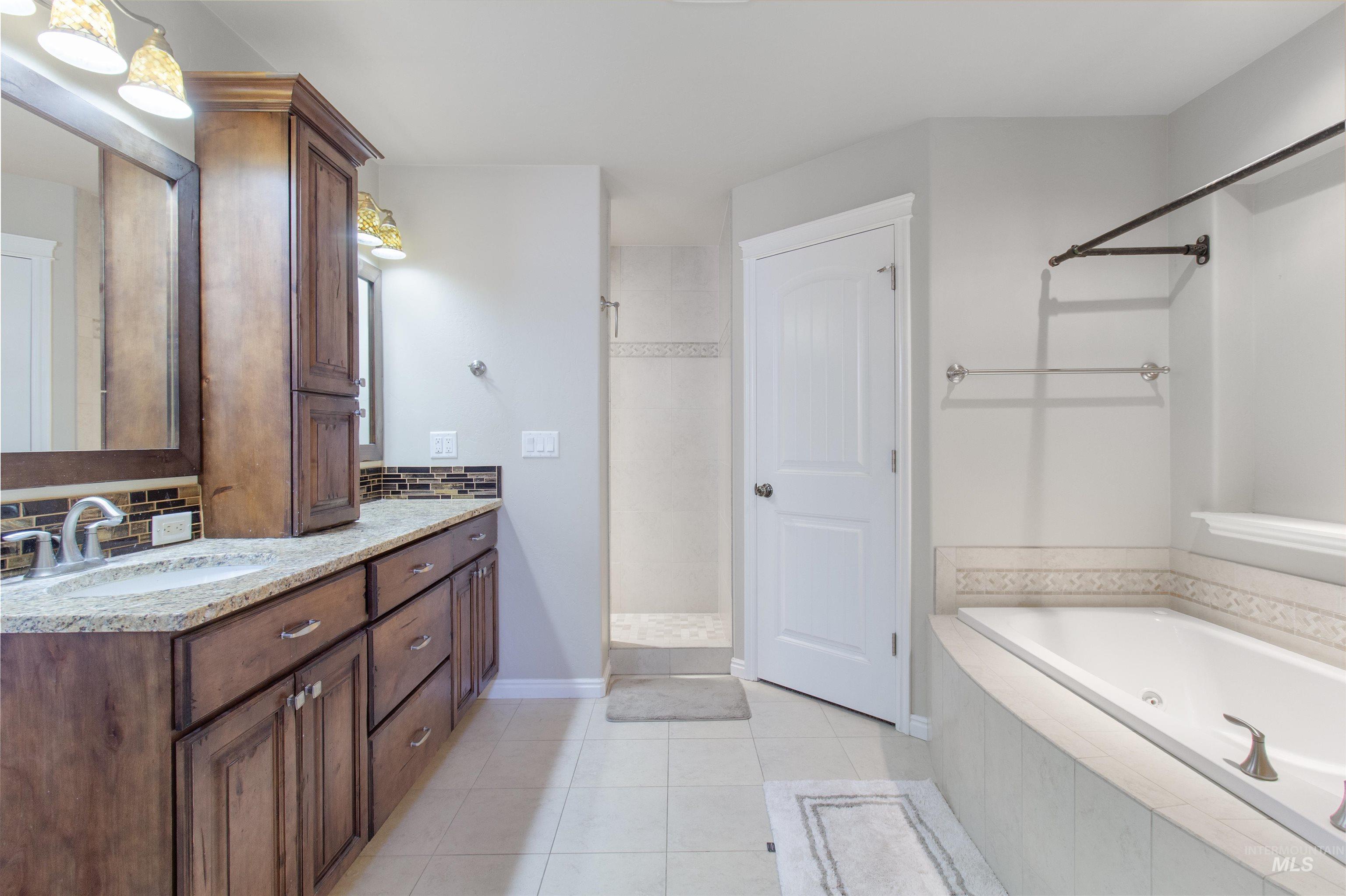 595 I B Perrine Rd, Twin Falls, Idaho 83301-3038, 6 Bedrooms, 4 Bathrooms, Residential For Sale, Price $699,999, 98983908