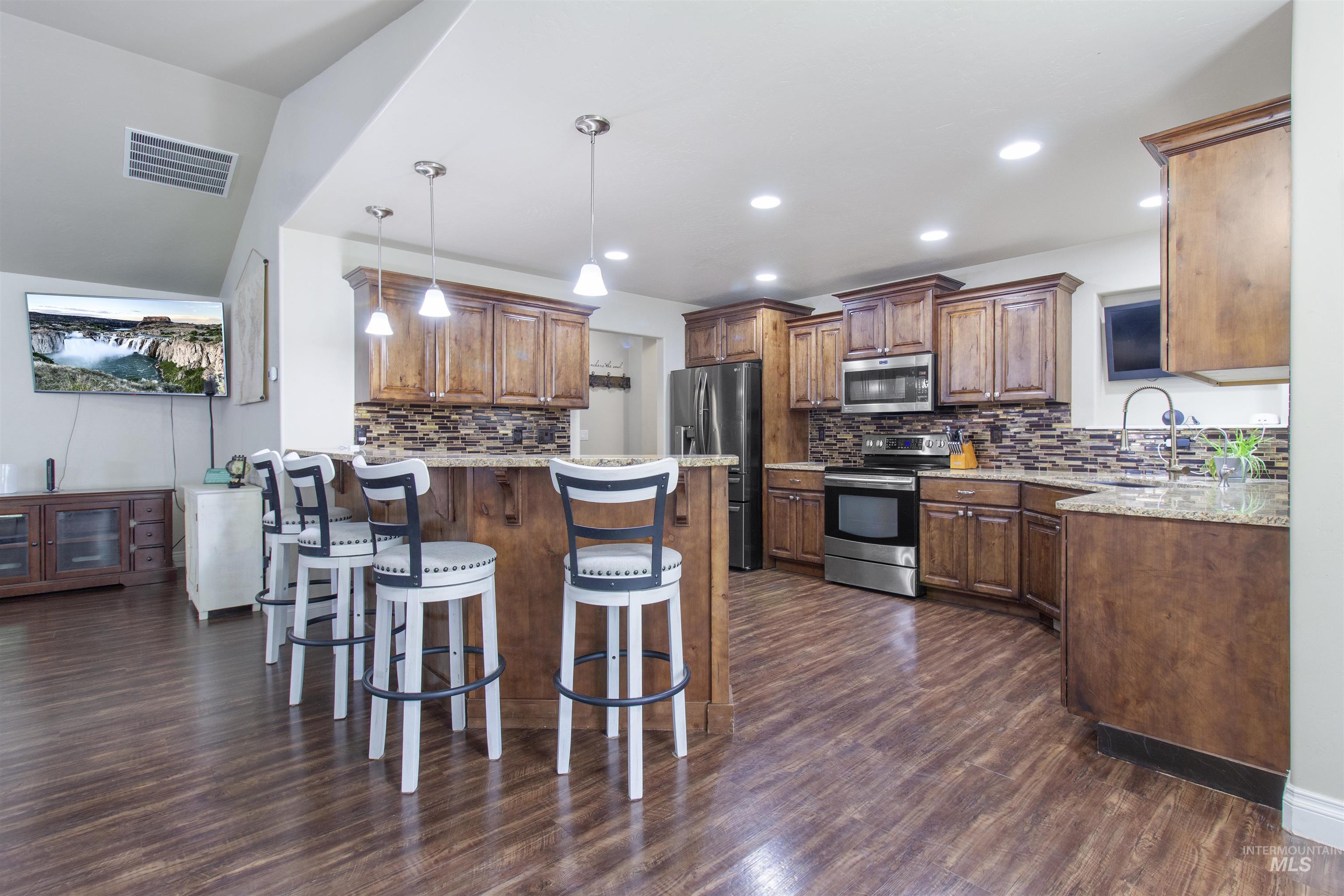 595 I B Perrine Rd, Twin Falls, Idaho 83301-3038, 6 Bedrooms, 4 Bathrooms, Residential For Sale, Price $699,999, 98983908