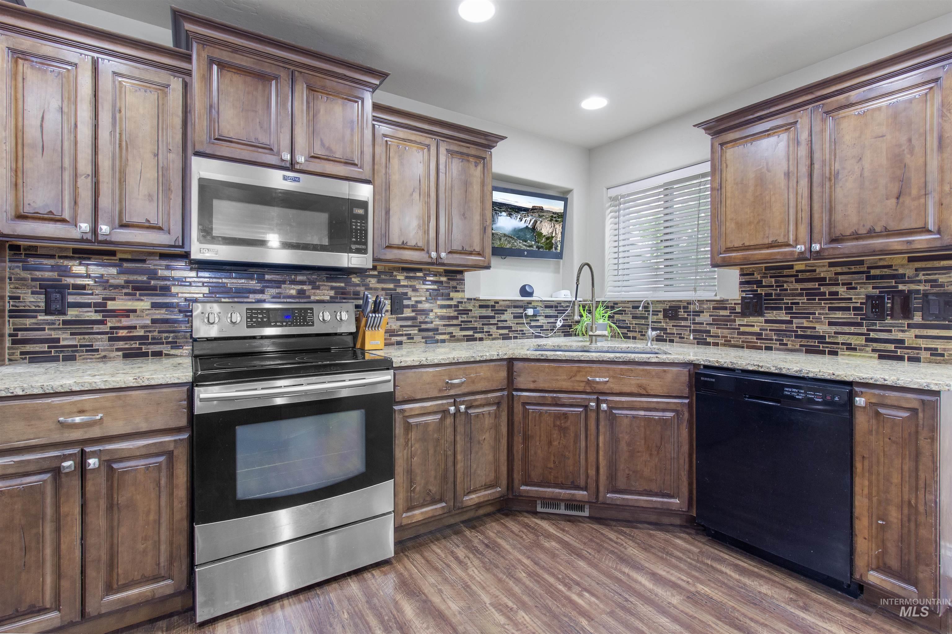 595 I B Perrine Rd, Twin Falls, Idaho 83301-3038, 6 Bedrooms, 4 Bathrooms, Residential For Sale, Price $699,999, 98983908