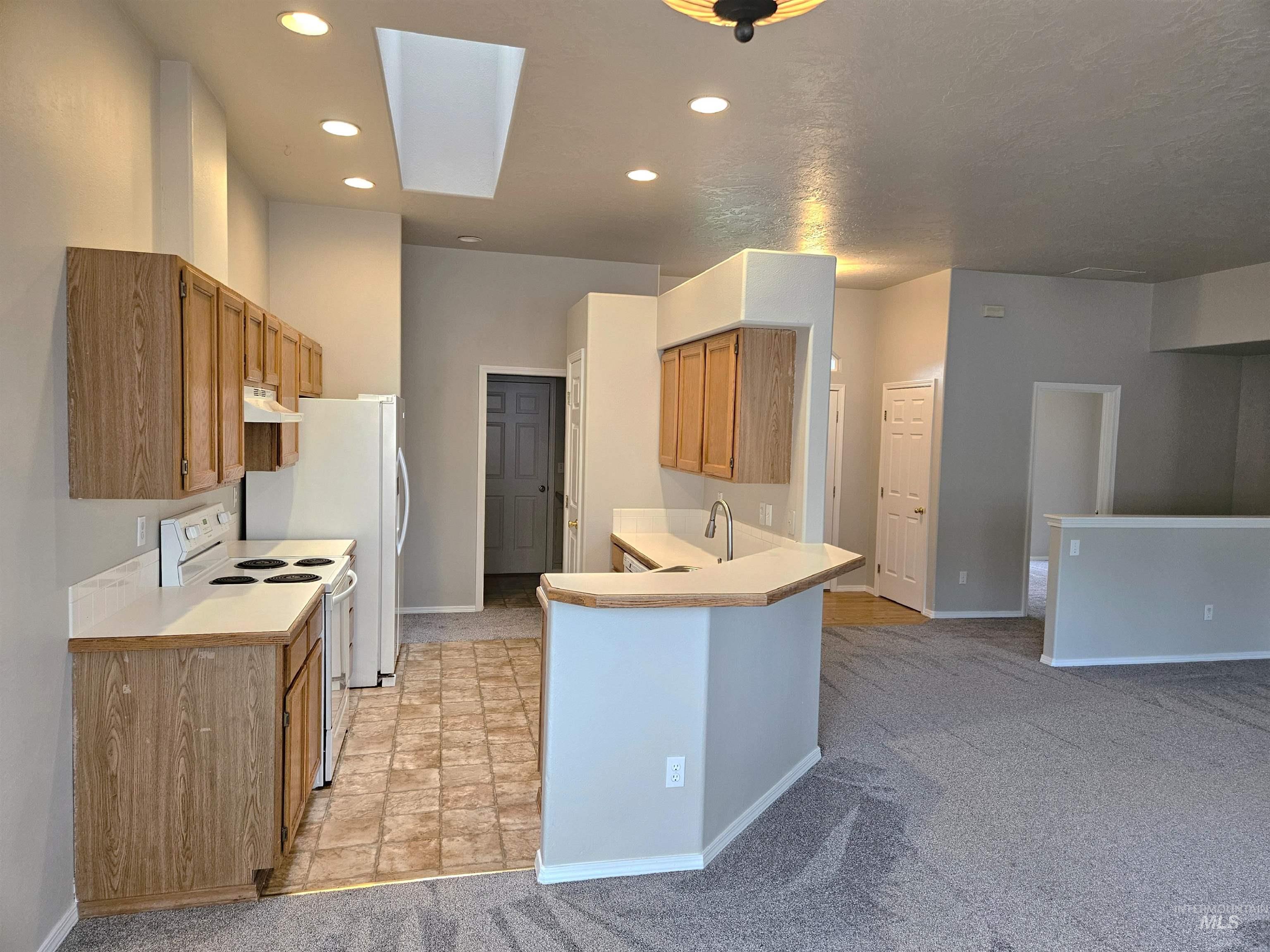 924 E Hawk St., Meridian, Idaho 83646, 4 Bedrooms, 2 Bathrooms, Residential For Sale, Price $445,900,MLS 98983910