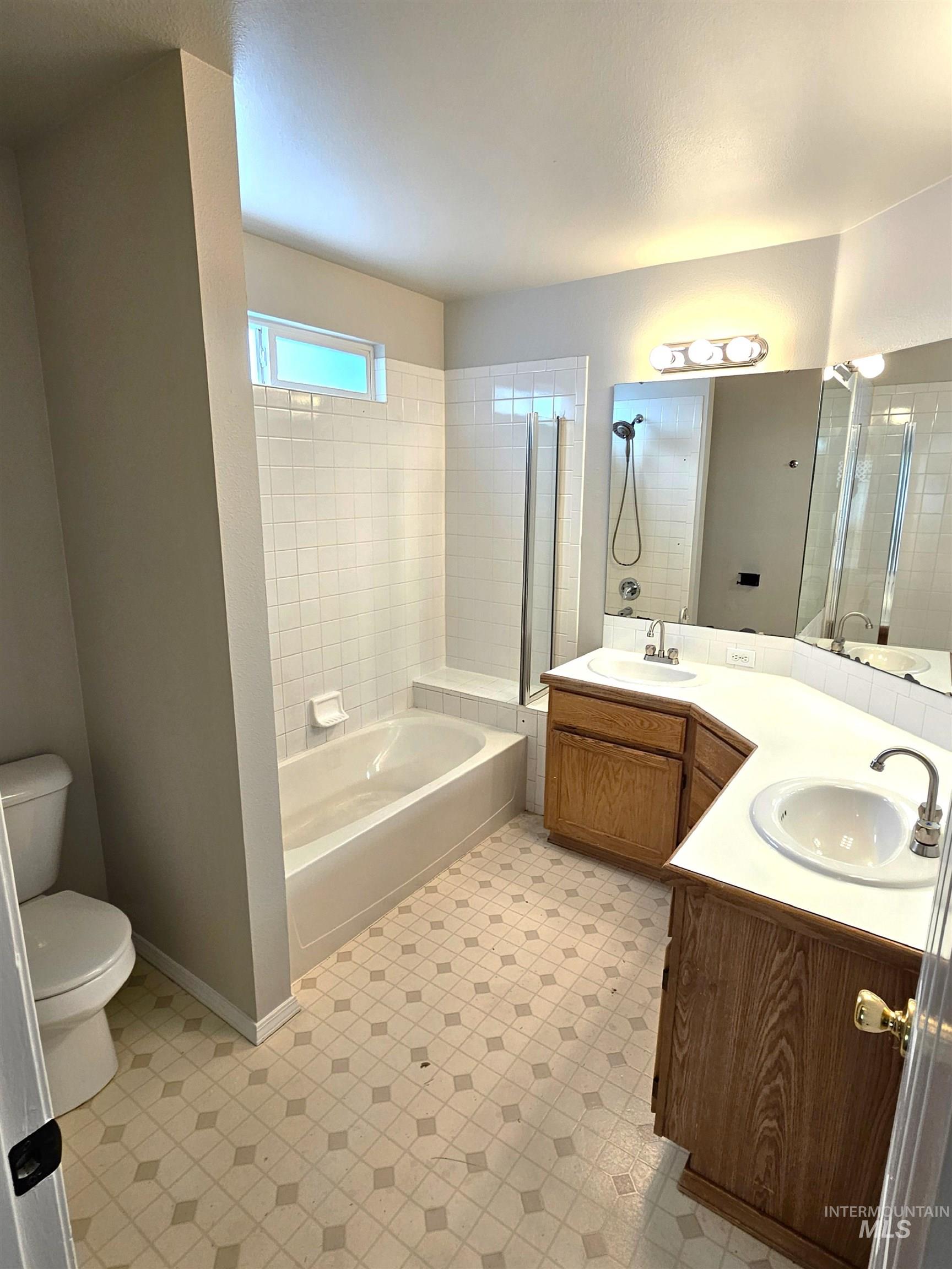 924 E Hawk St., Meridian, Idaho 83646, 4 Bedrooms, 2 Bathrooms, Residential For Sale, Price $445,900,MLS 98983910