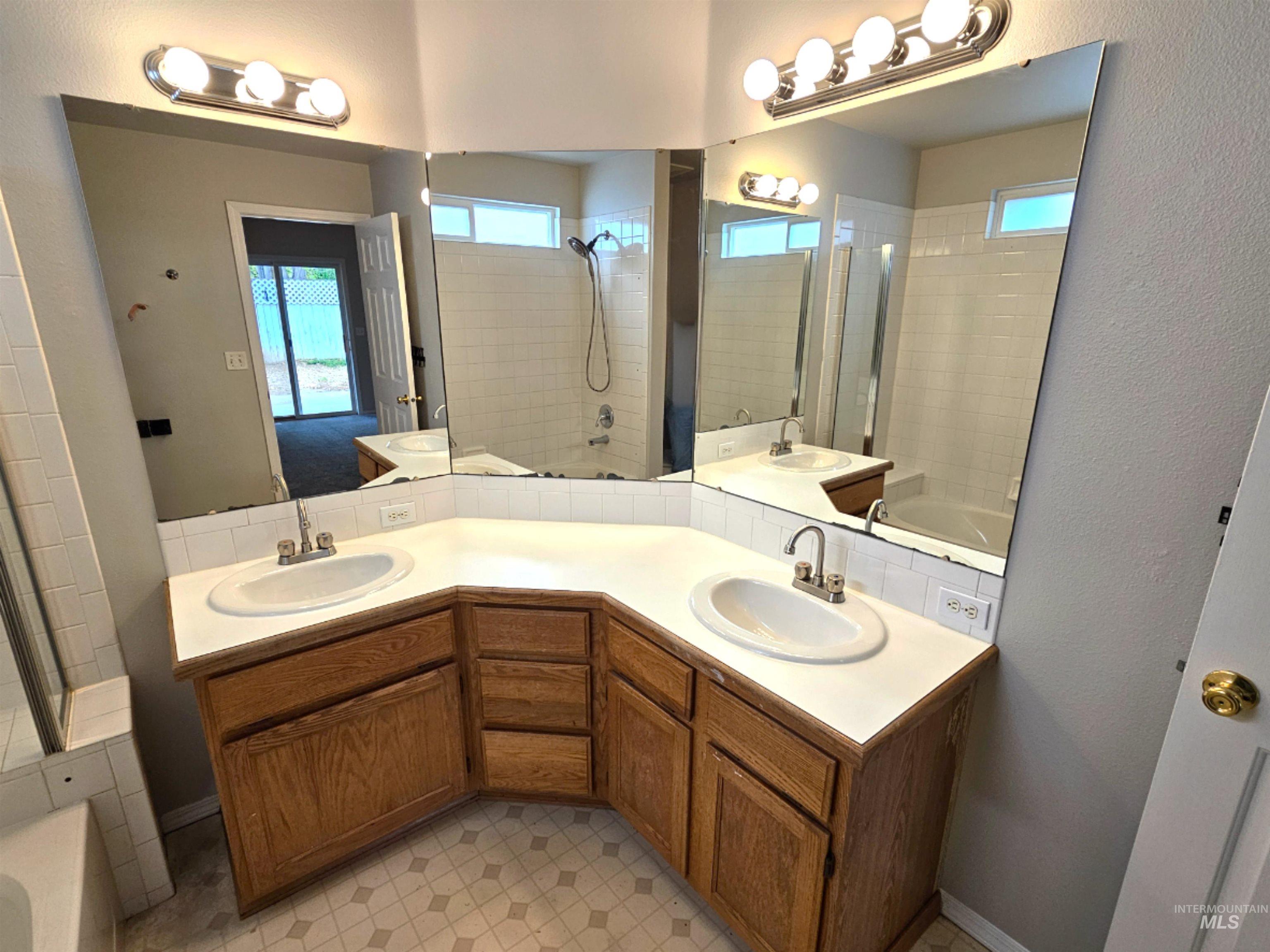 924 E Hawk St., Meridian, Idaho 83646, 4 Bedrooms, 2 Bathrooms, Residential For Sale, Price $445,900,MLS 98983910