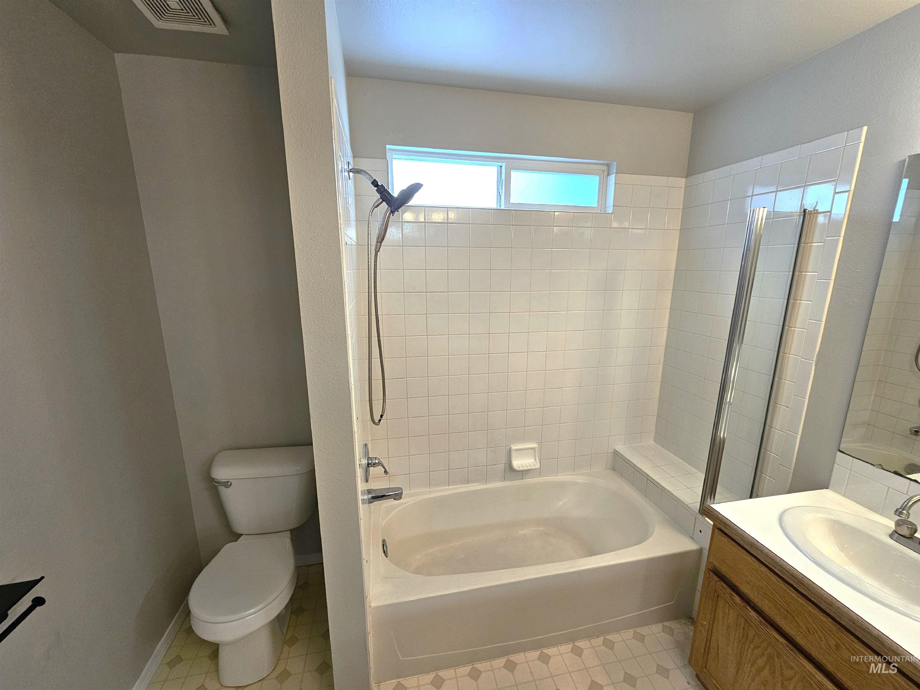 924 E Hawk St., Meridian, Idaho 83646, 4 Bedrooms, 2 Bathrooms, Residential For Sale, Price $445,900,MLS 98983910