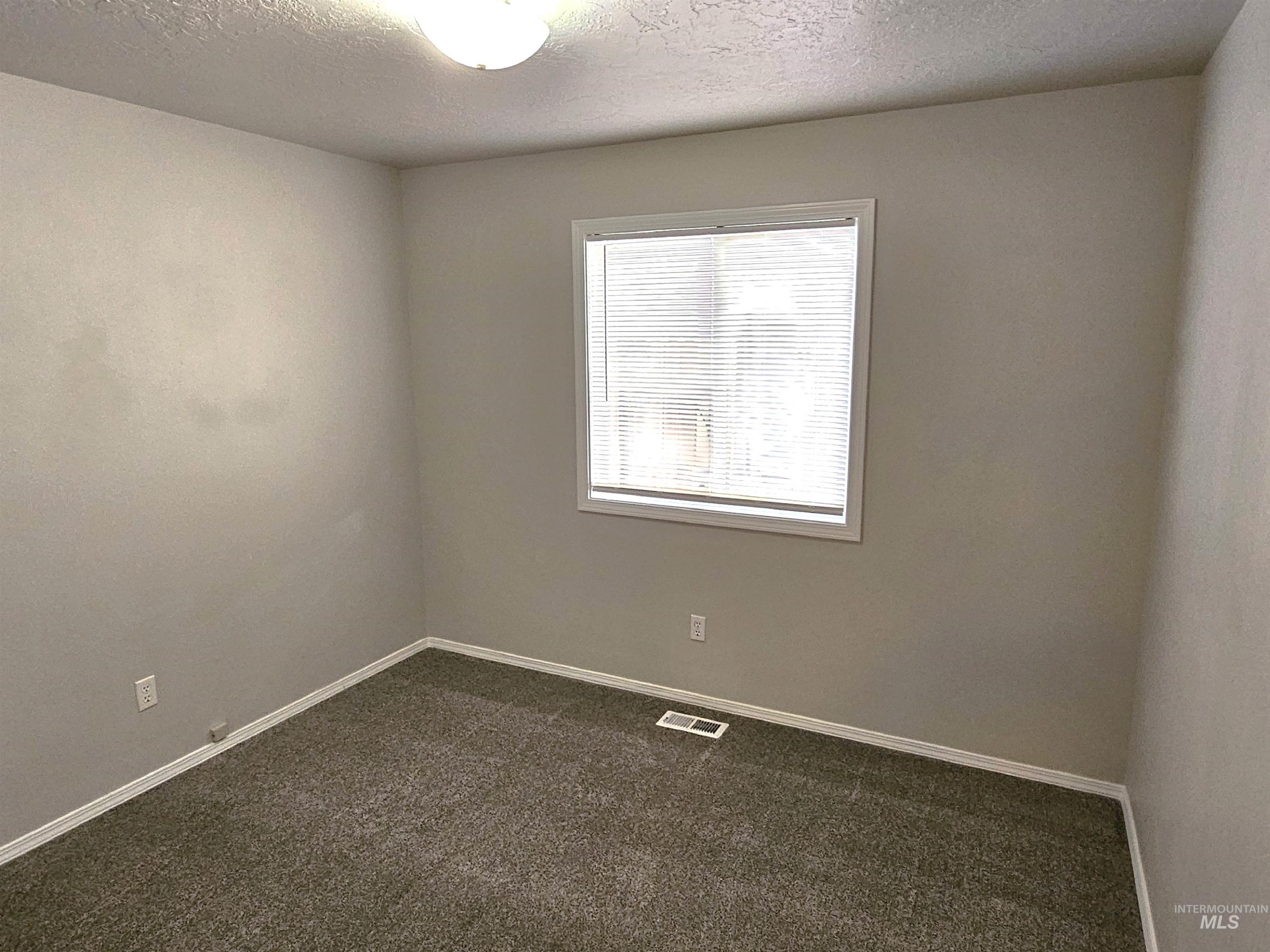 924 E Hawk St., Meridian, Idaho 83646, 4 Bedrooms, 2 Bathrooms, Residential For Sale, Price $445,900,MLS 98983910