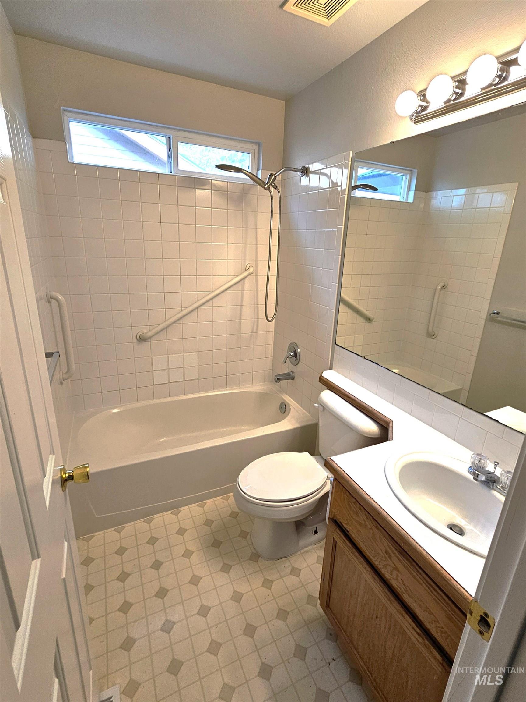 924 E Hawk St., Meridian, Idaho 83646, 4 Bedrooms, 2 Bathrooms, Residential For Sale, Price $445,900,MLS 98983910