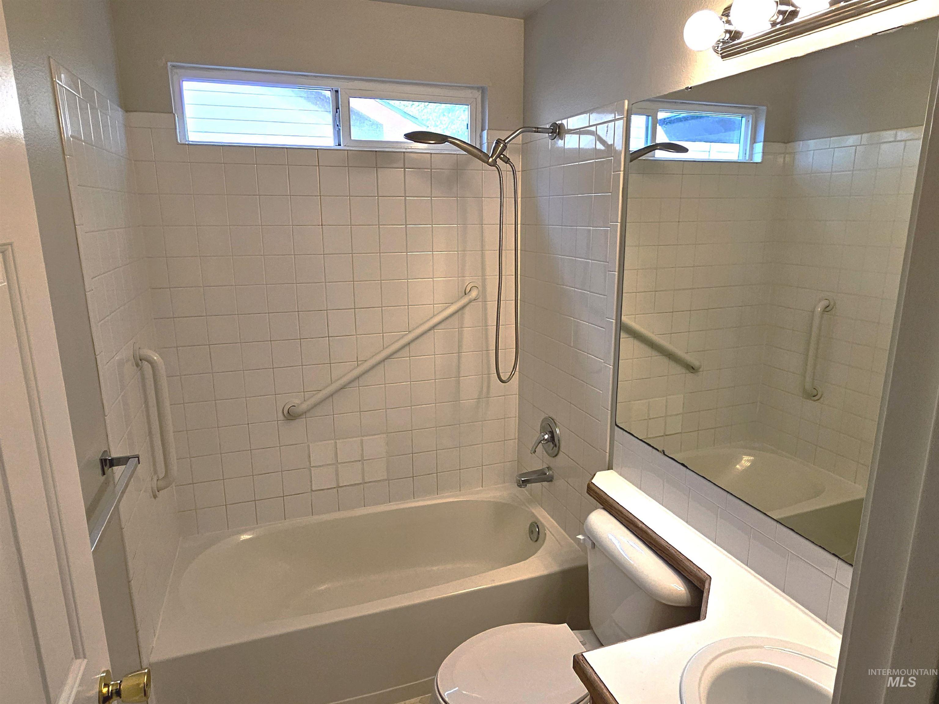 924 E Hawk St., Meridian, Idaho 83646, 4 Bedrooms, 2 Bathrooms, Residential For Sale, Price $445,900,MLS 98983910