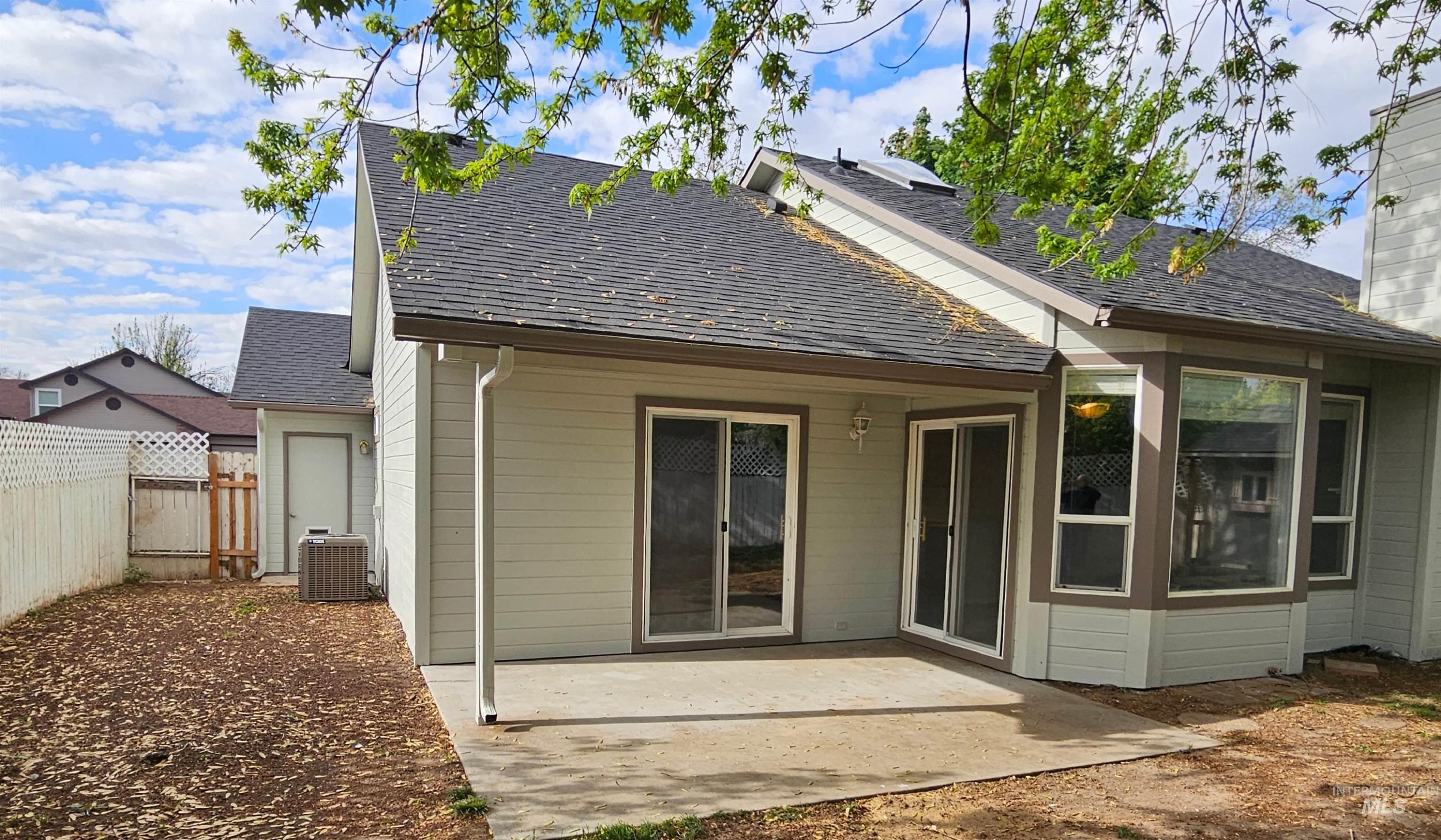 924 E Hawk St., Meridian, Idaho 83646, 4 Bedrooms, 2 Bathrooms, Residential For Sale, Price $445,900,MLS 98983910