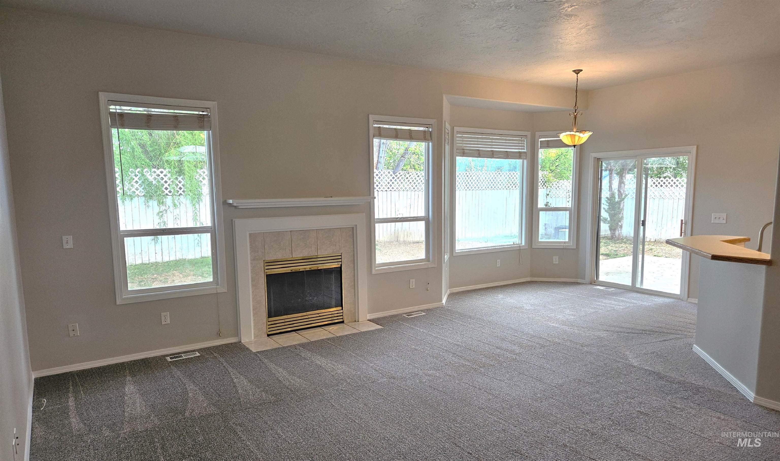 924 E Hawk St., Meridian, Idaho 83646, 4 Bedrooms, 2 Bathrooms, Residential For Sale, Price $445,900,MLS 98983910