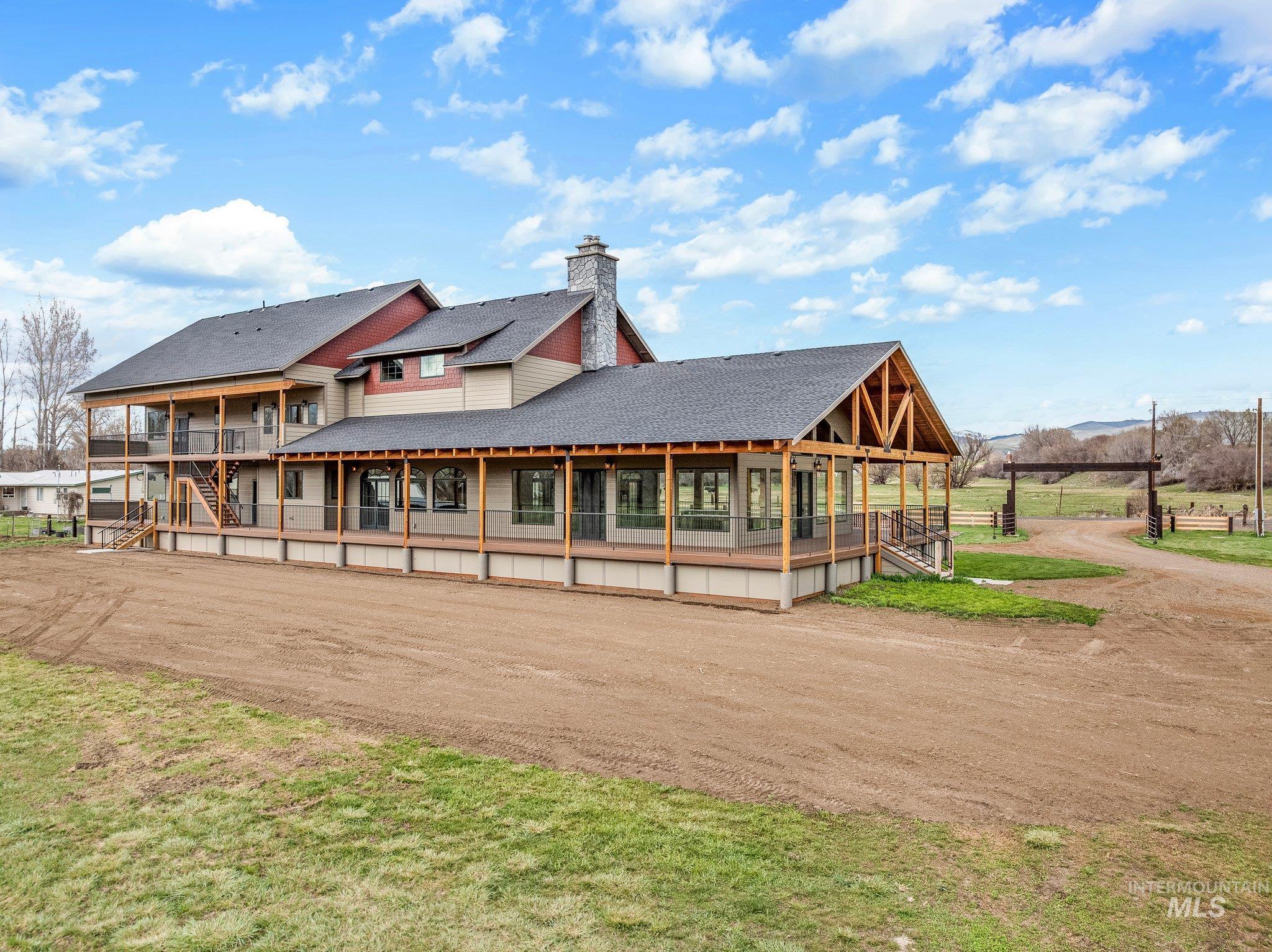 46131 SNAKE RIVER RD, Richland, Oregon 97870-0000, 3 Bedrooms, 4 Bathrooms, Residential For Sale, Price $1,150,000,MLS 98983913