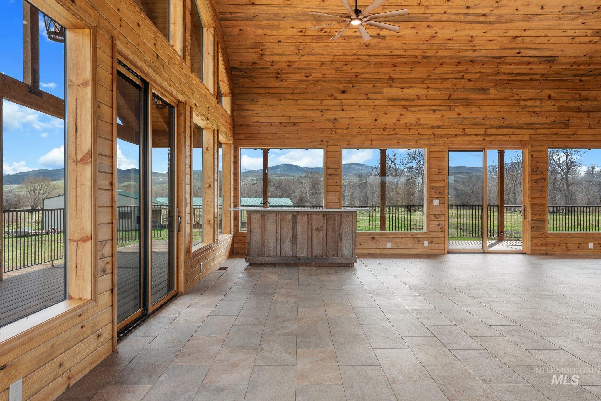 46131 SNAKE RIVER RD, Richland, Oregon 97870-0000, 3 Bedrooms, 4 Bathrooms, Residential For Sale, Price $1,150,000,MLS 98983913