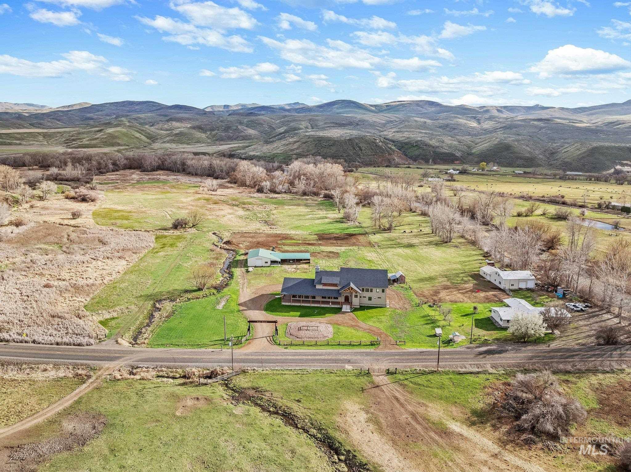 46131 SNAKE RIVER RD, Richland, Oregon 97870-0000, 3 Bedrooms, 4 Bathrooms, Residential For Sale, Price $1,150,000,MLS 98983913