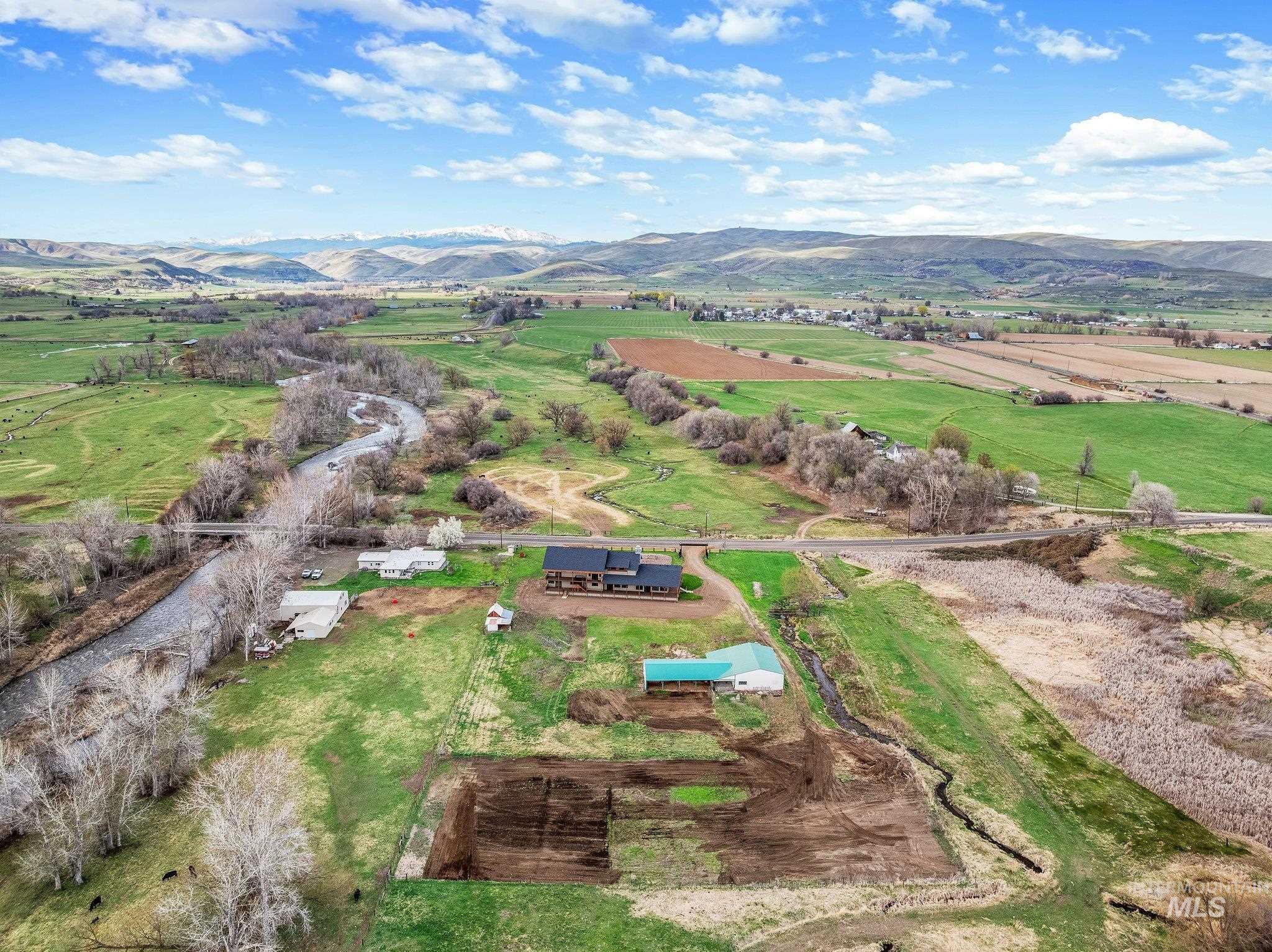 46131 SNAKE RIVER RD, Richland, Oregon 97870-0000, 3 Bedrooms, 4 Bathrooms, Residential For Sale, Price $1,150,000,MLS 98983913